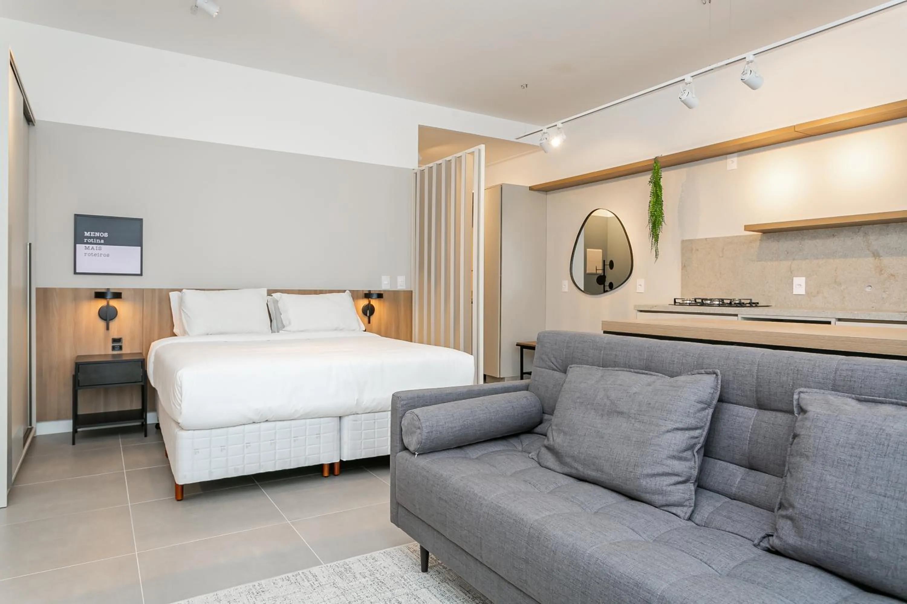 Bed in Studios Tower by Viva - Prédio com piscina e estacionamento no centro de Floripa