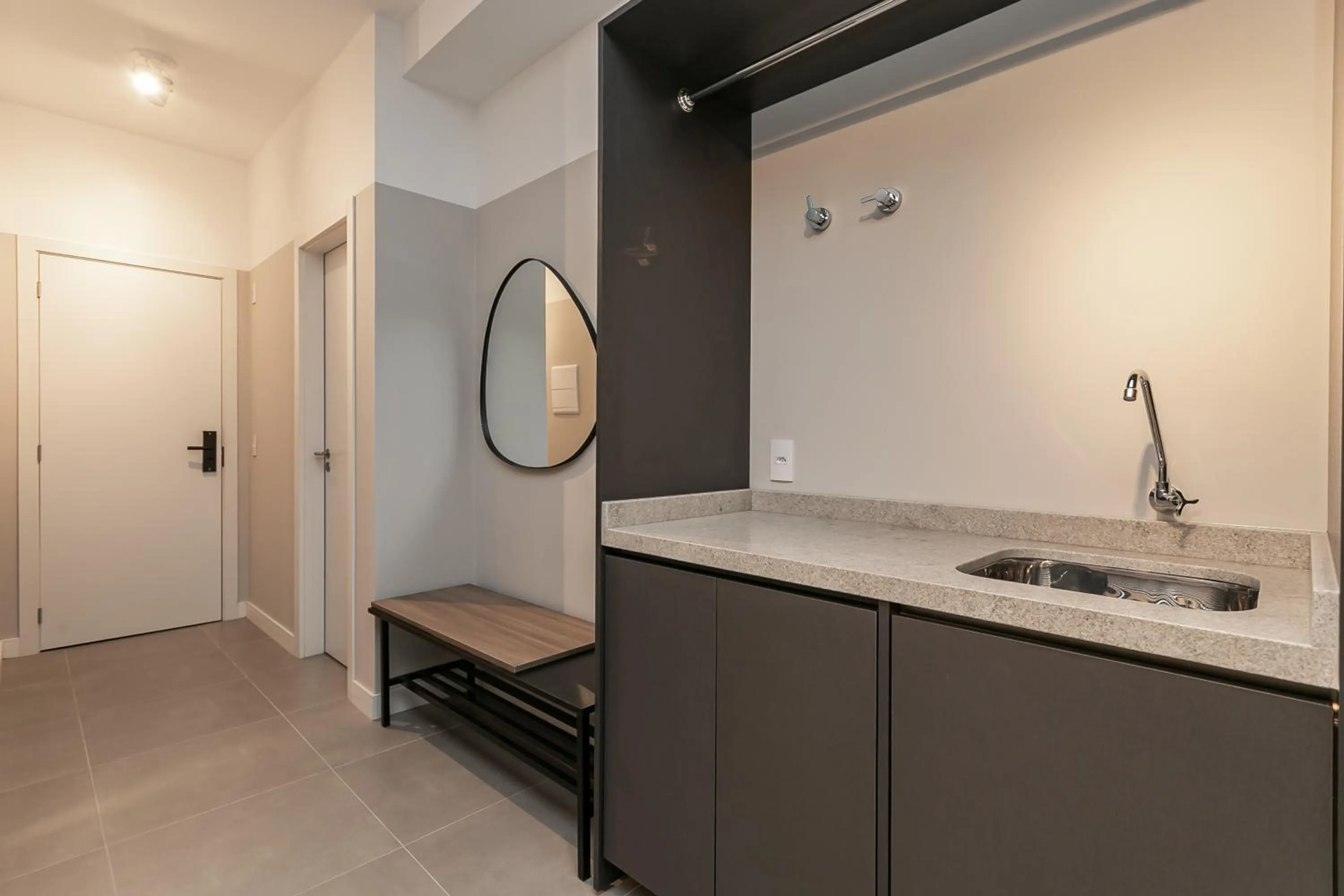 Bathroom in Studios Tower by Viva - Prédio com piscina e estacionamento no centro de Floripa