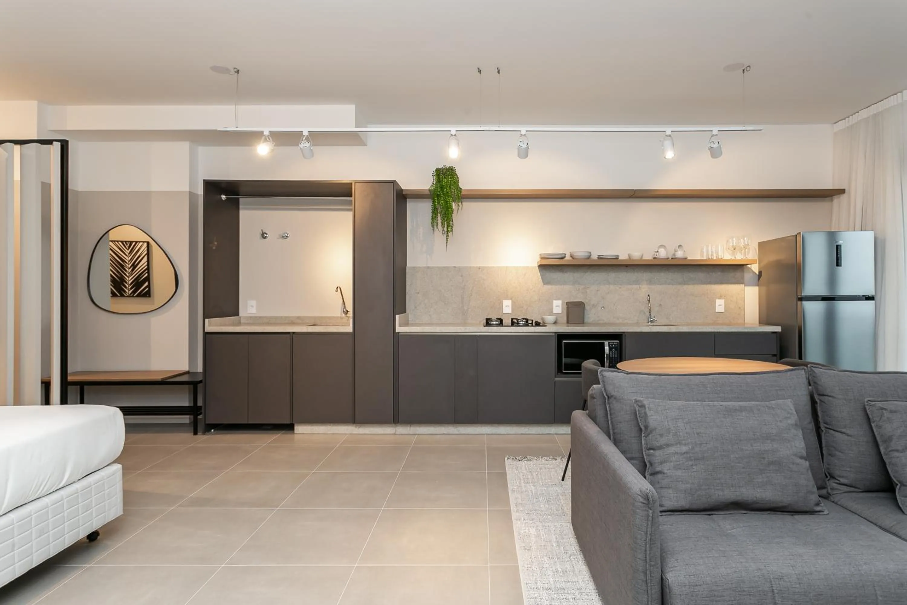 Kitchen or kitchenette in Studios Tower by Viva - Prédio com piscina e estacionamento no centro de Floripa