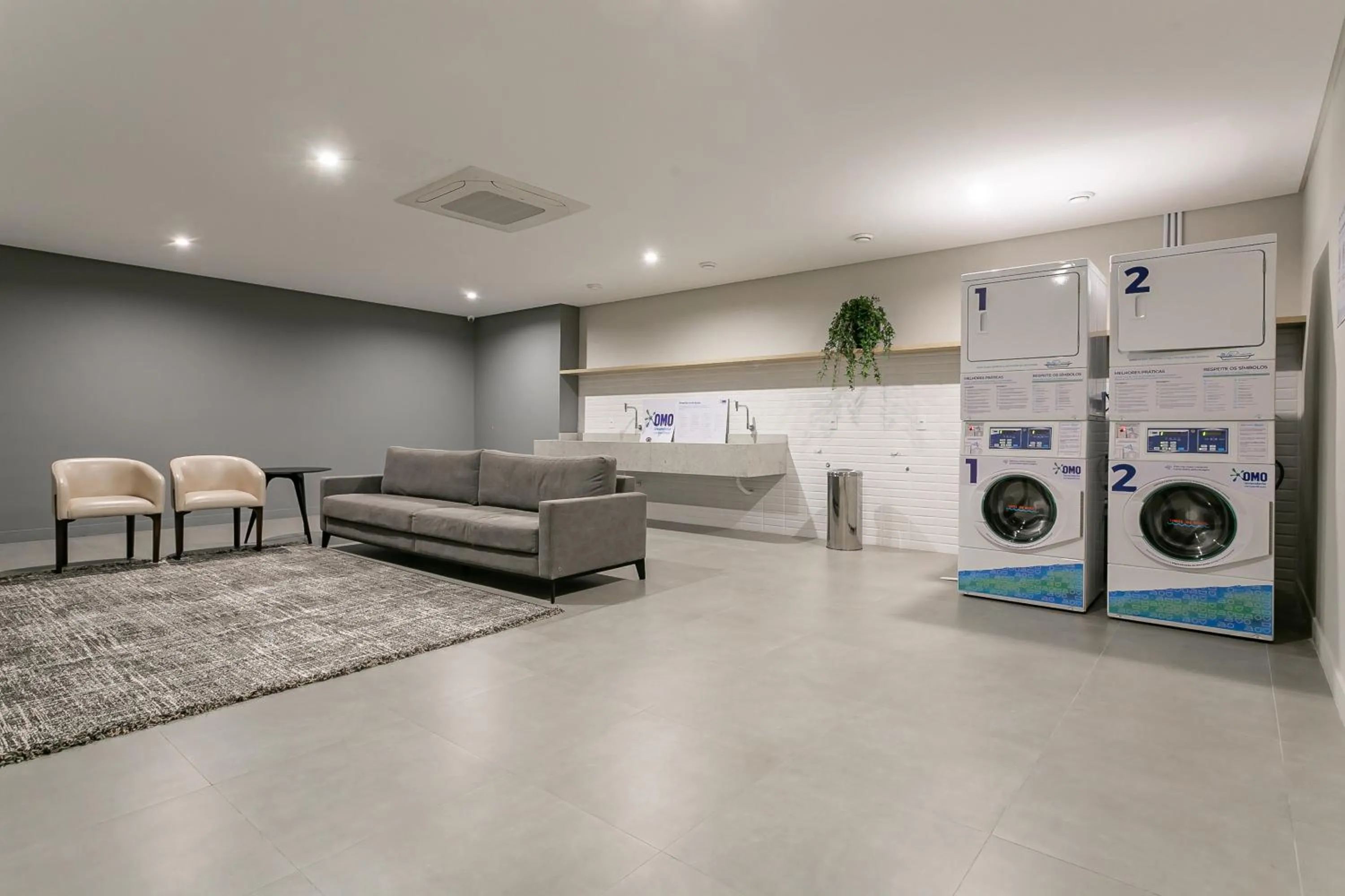 laundry in Studios Tower by Viva - Prédio com piscina e estacionamento no centro de Floripa