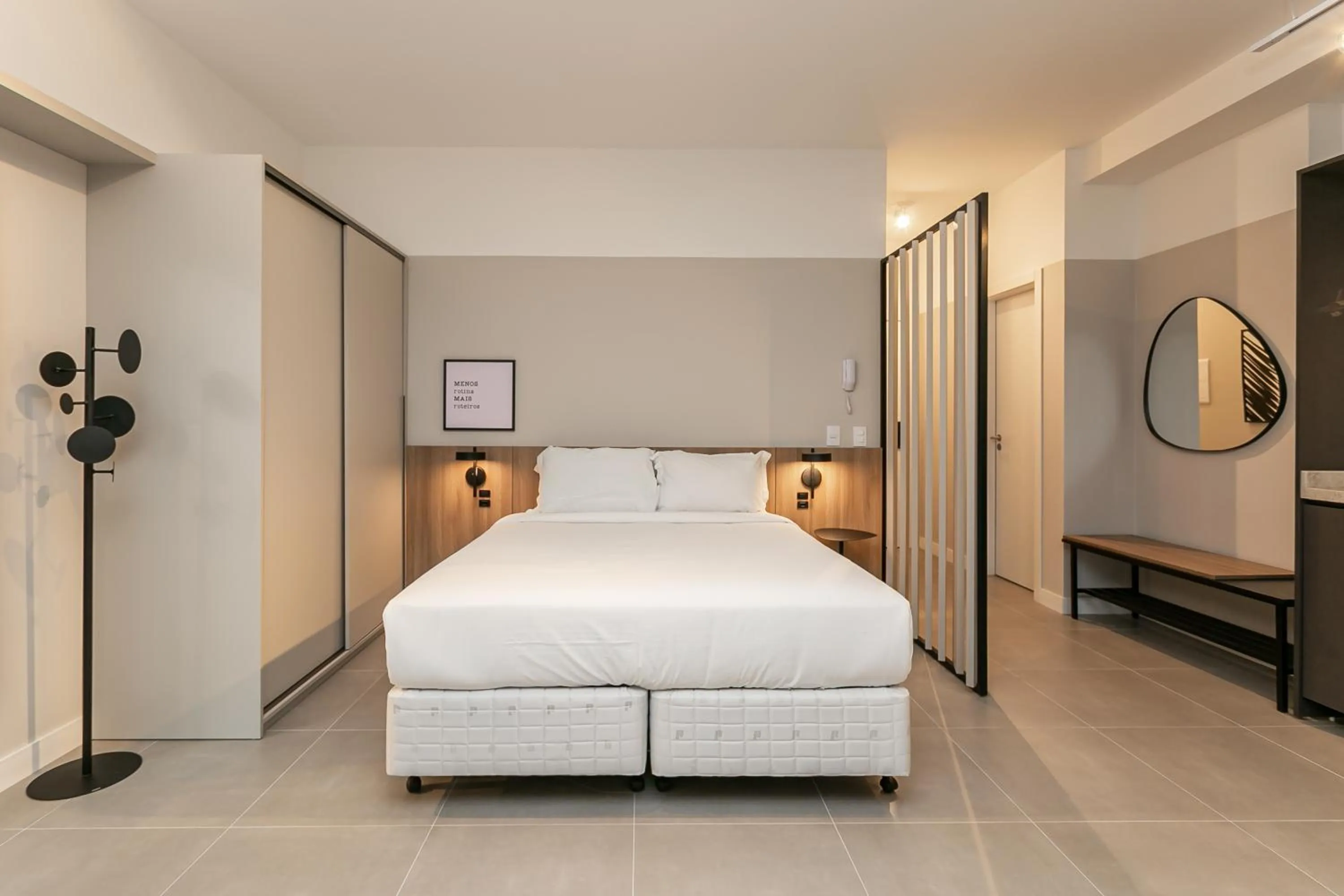 Bed in Studios Tower by Viva - Prédio com piscina e estacionamento no centro de Floripa
