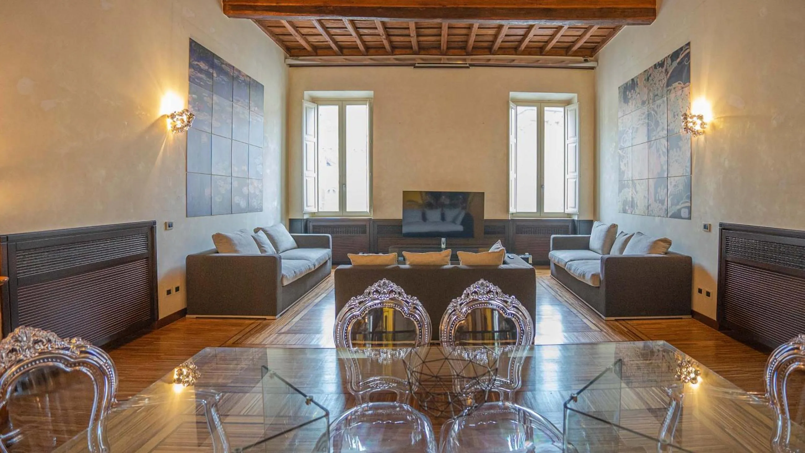 Living room in EasyTopStay - Piazza Venezia City View Charming Apt