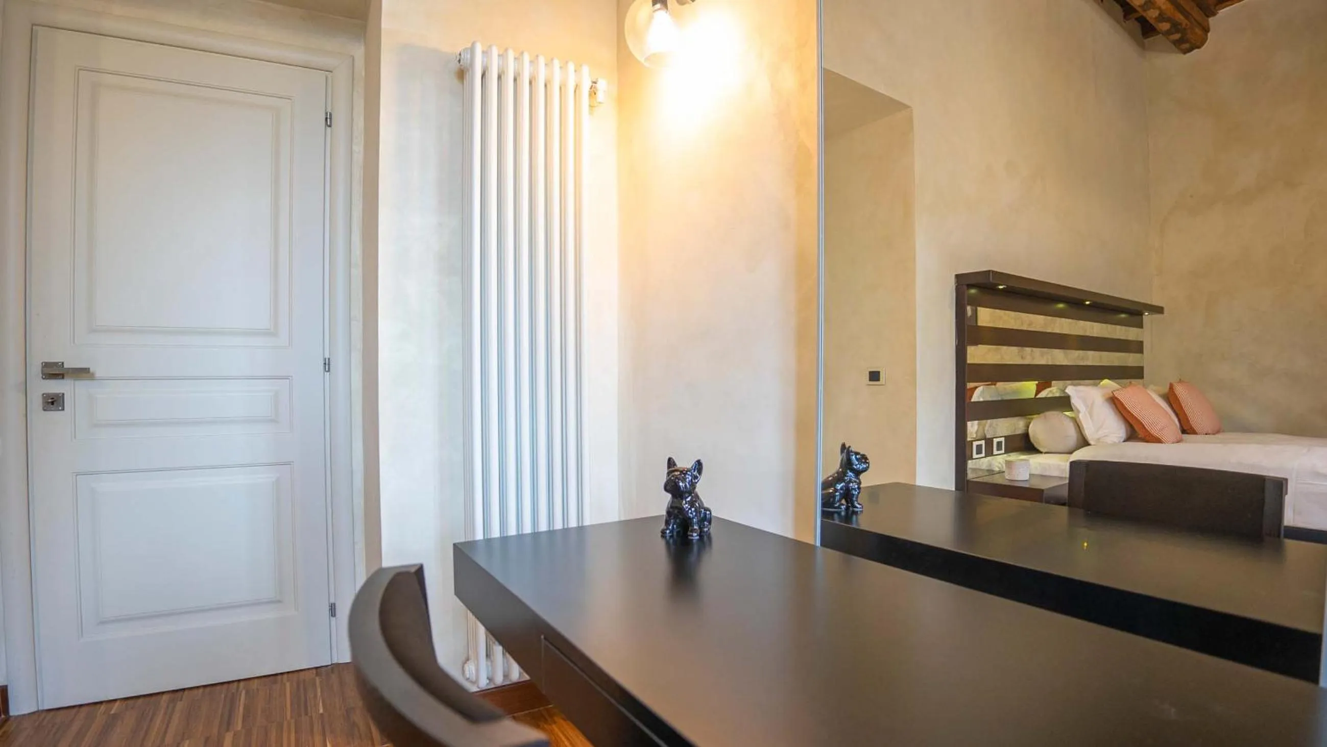 Living room, Bed in EasyTopStay - Piazza Venezia City View Charming Apt