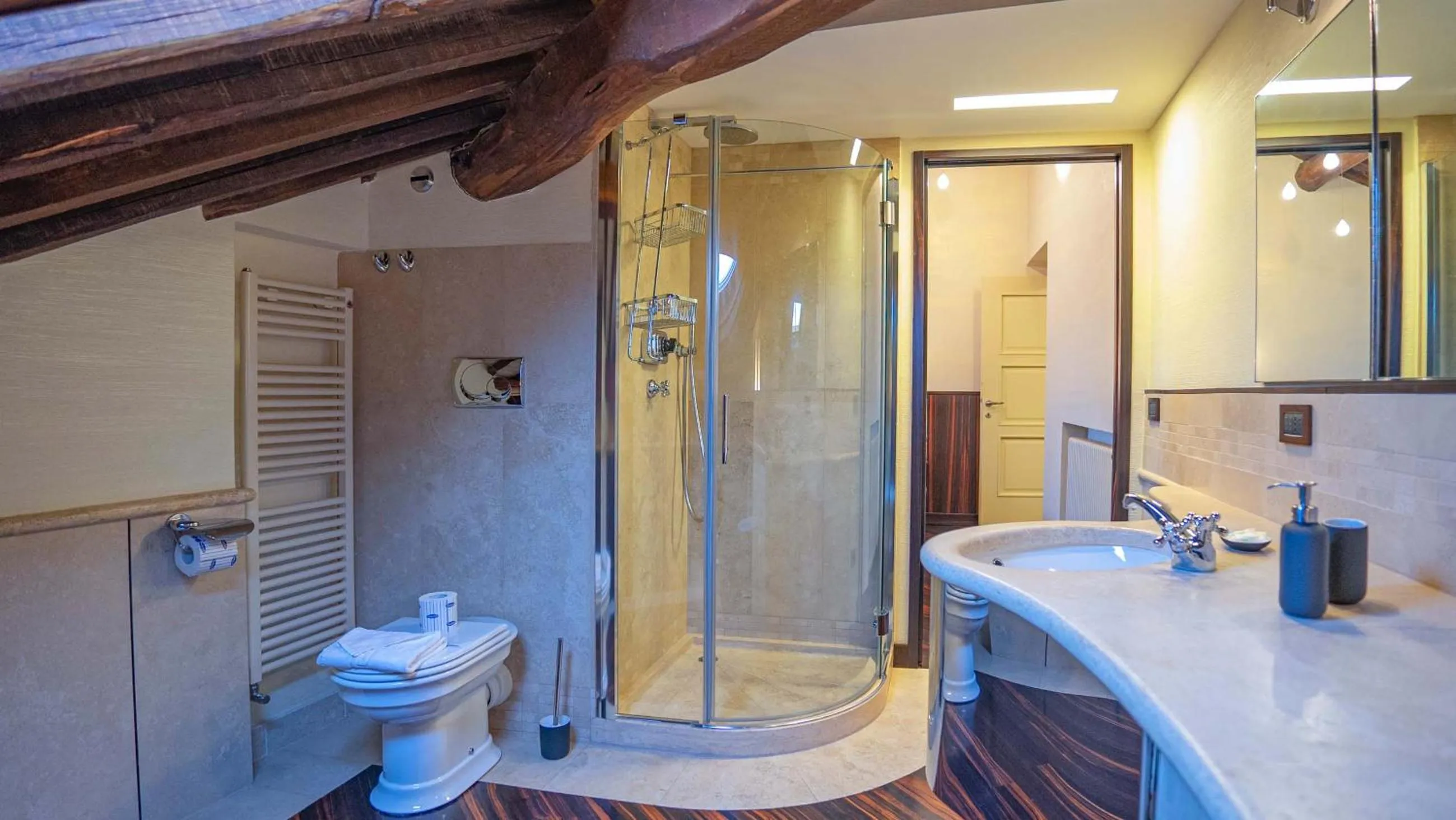 Bathroom in EasyTopStay - Piazza Venezia City View Charming Apt