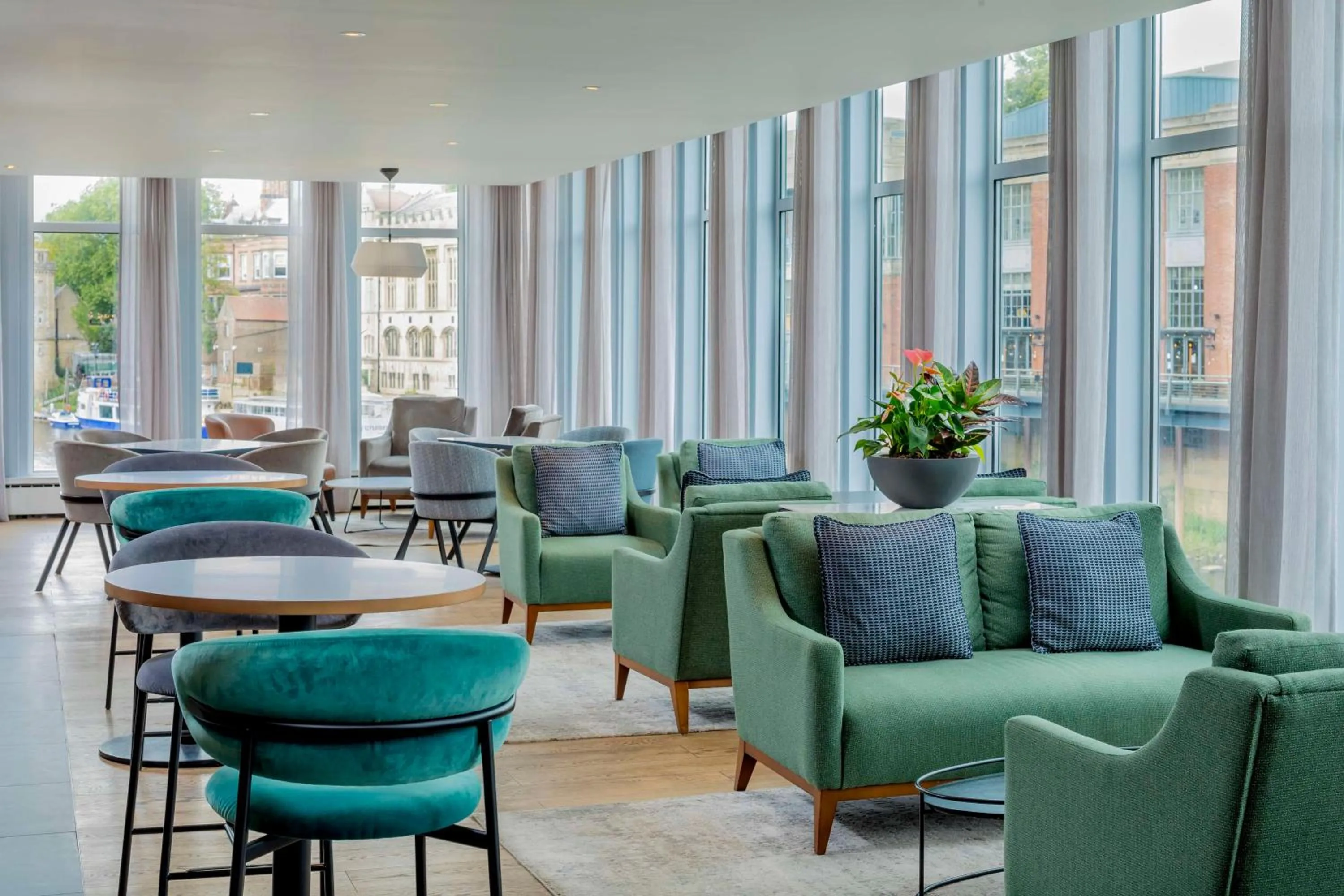 Restaurant/places to eat in Radisson Hotel York