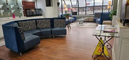 Astoria Hotel West