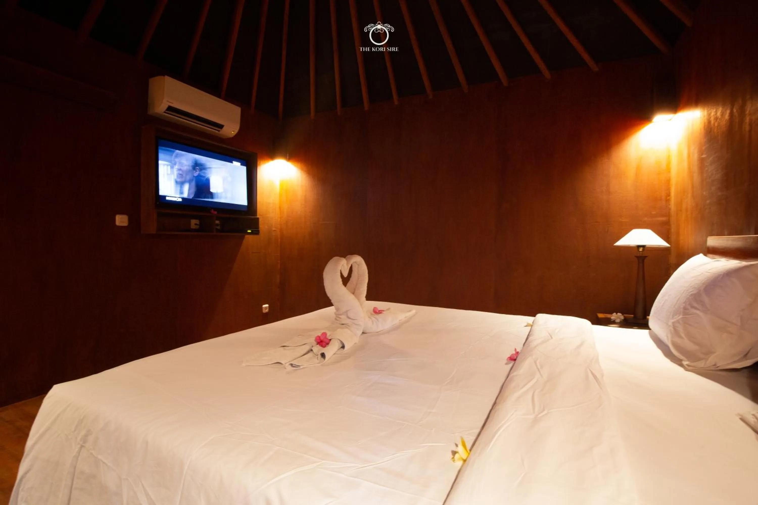 Bedroom, Bed in The Kori Sire