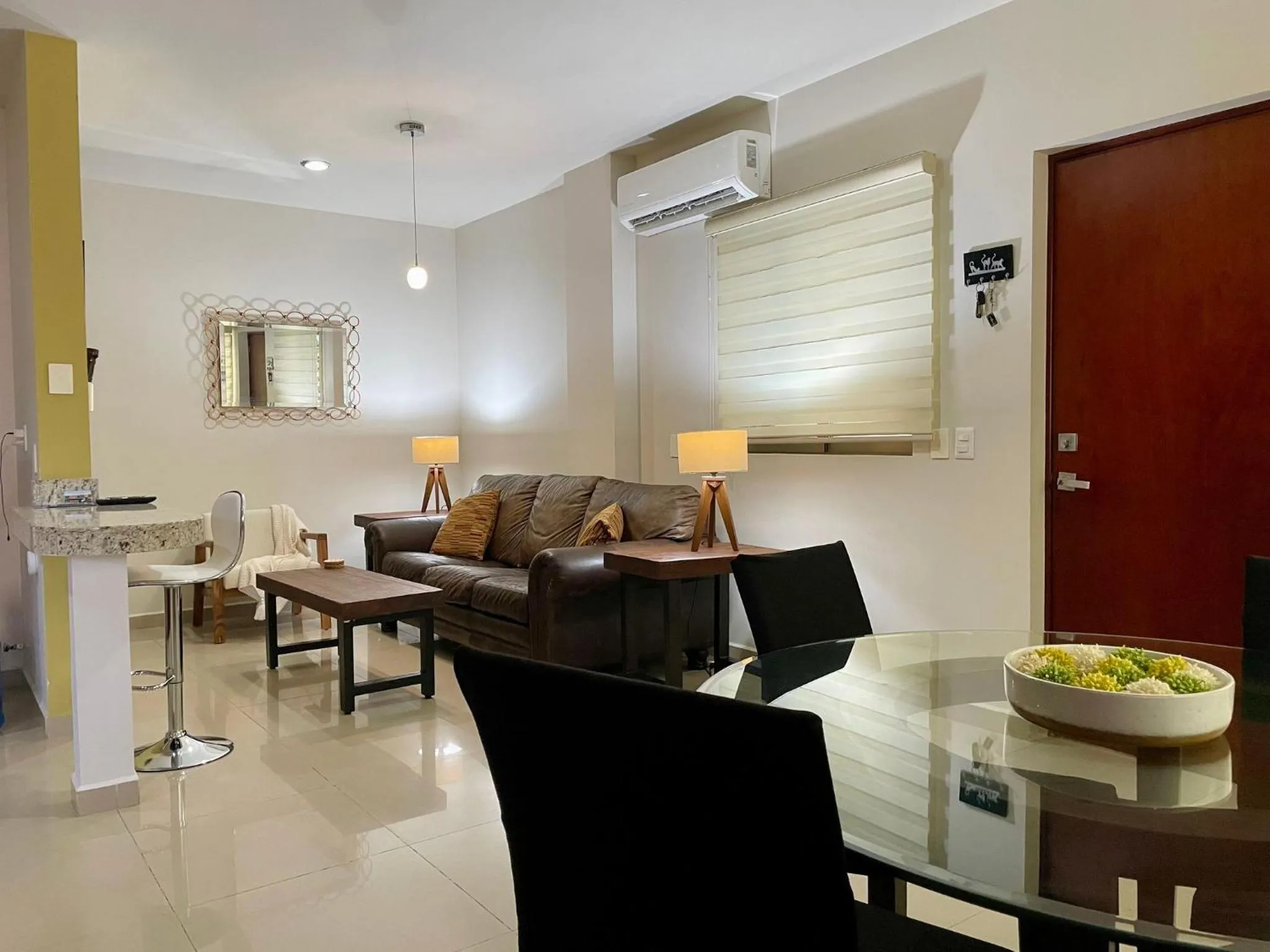 Charming Condo in Gaviotas Walk to Beach cafes, restaurants within Golden Zone