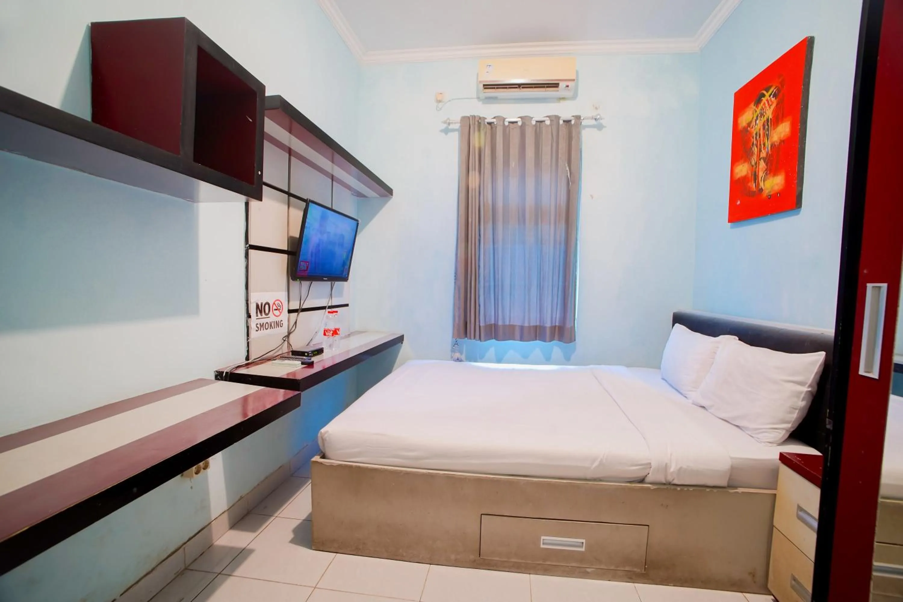 Bed in Zaira Residence By Occupied