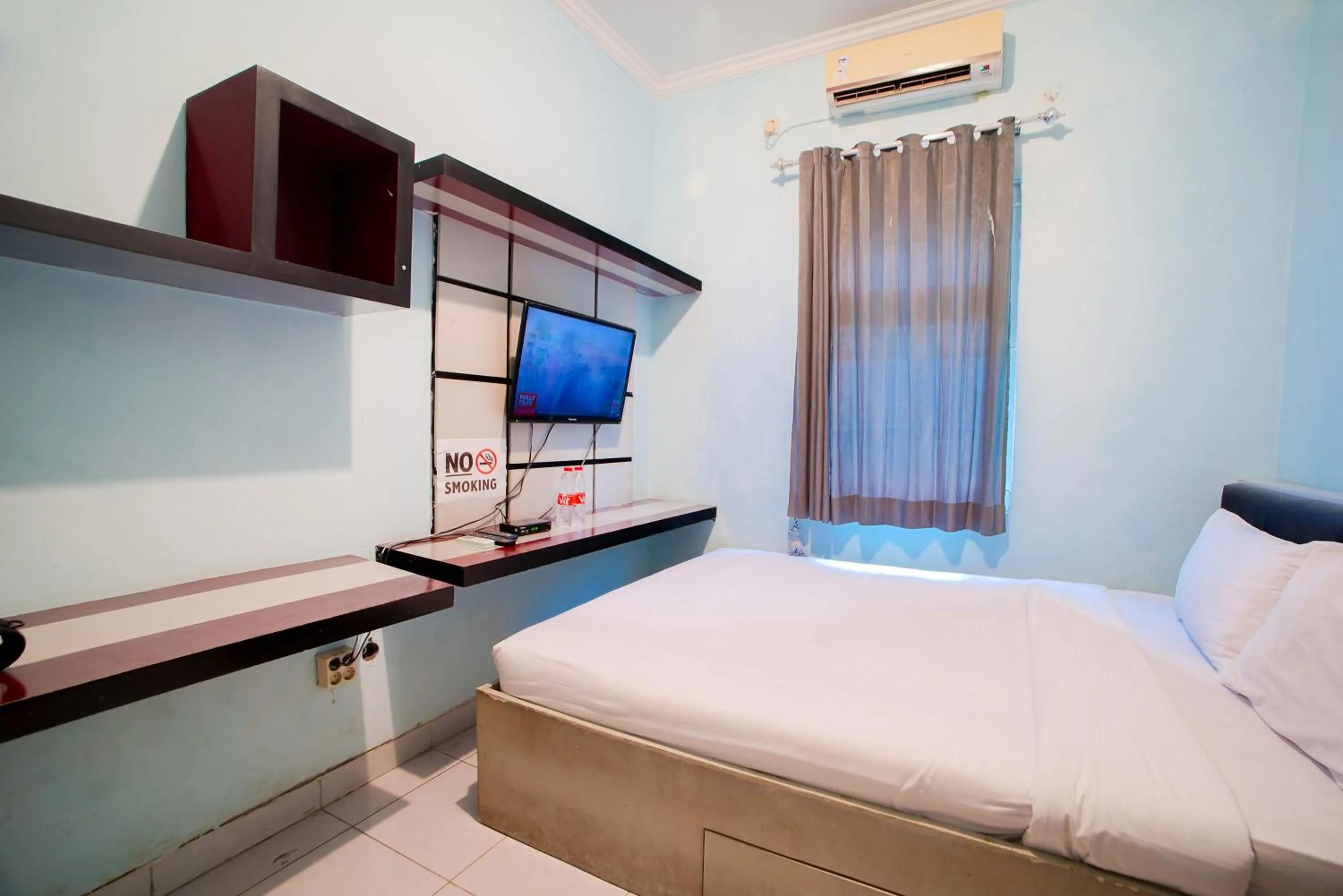 Bed in Zaira Residence By Occupied