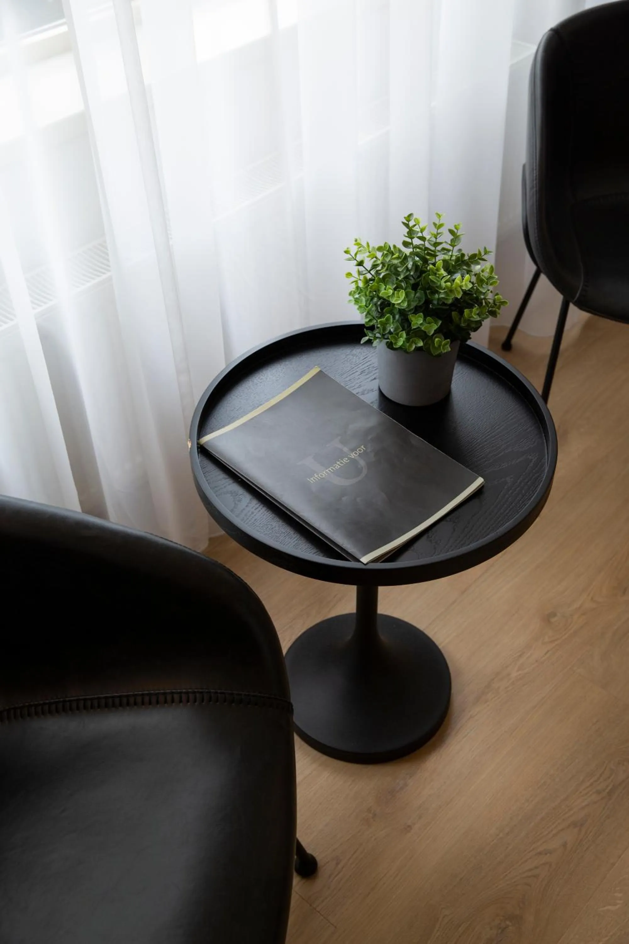 Seating area in Hotel Umberto