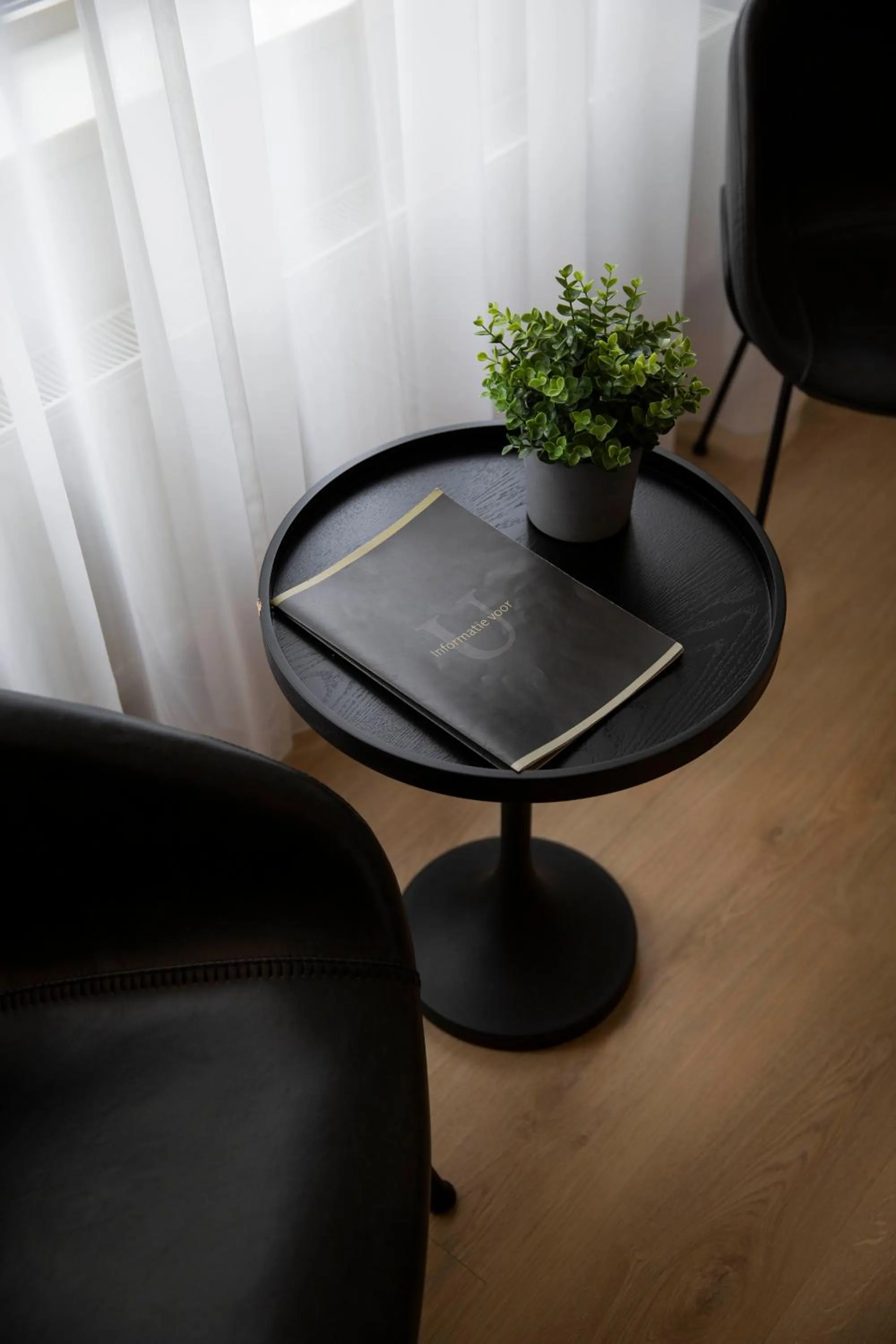 Seating area in Hotel Umberto
