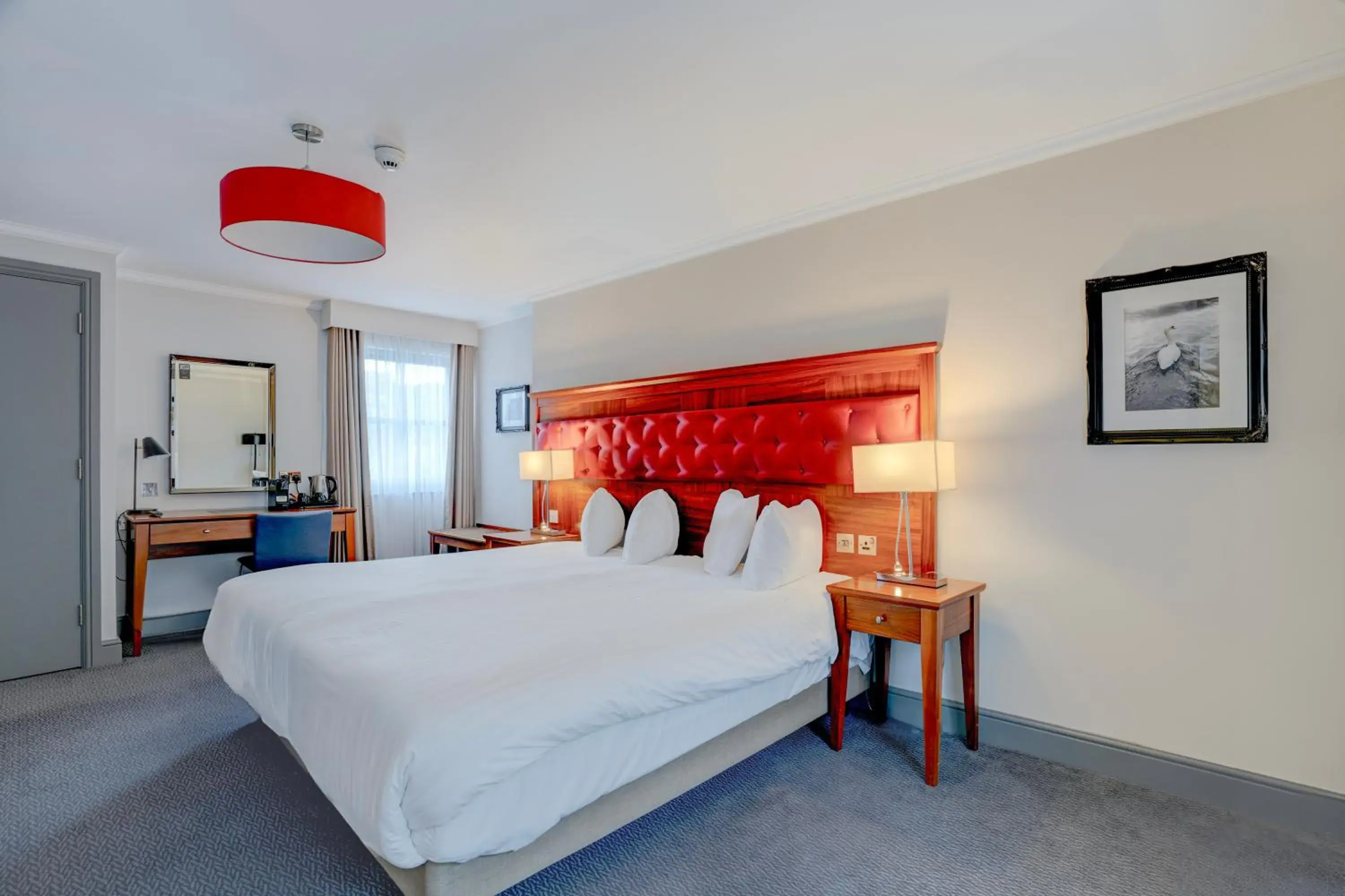 Bedroom, Bed in Sunday London Staines-upon-Thames Heathrow T5 Bedroom, Bed in Sunday London Staines-upon-Thames Heathrow T5