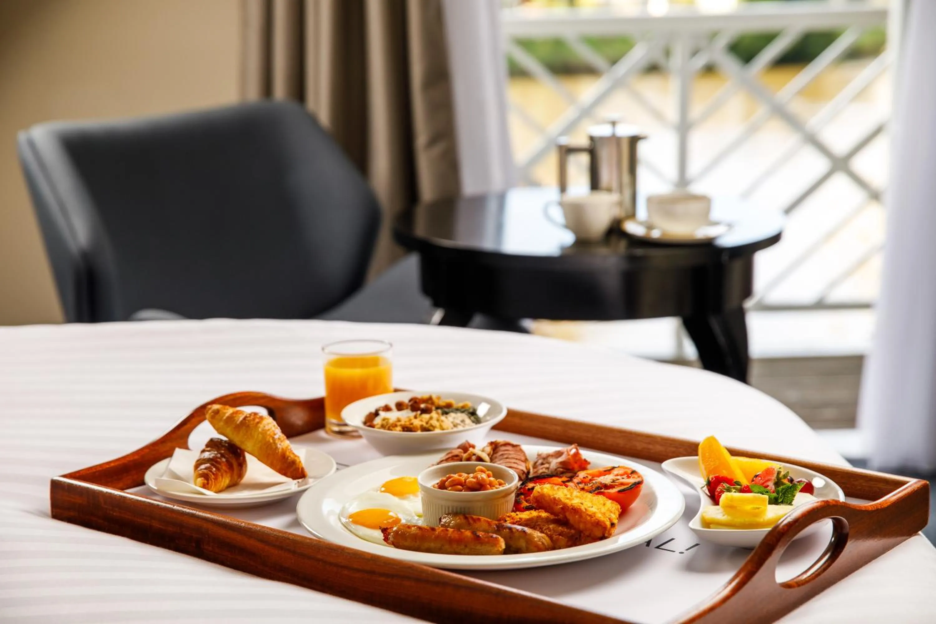 Breakfast in Sunday London Staines-upon-Thames Heathrow T5