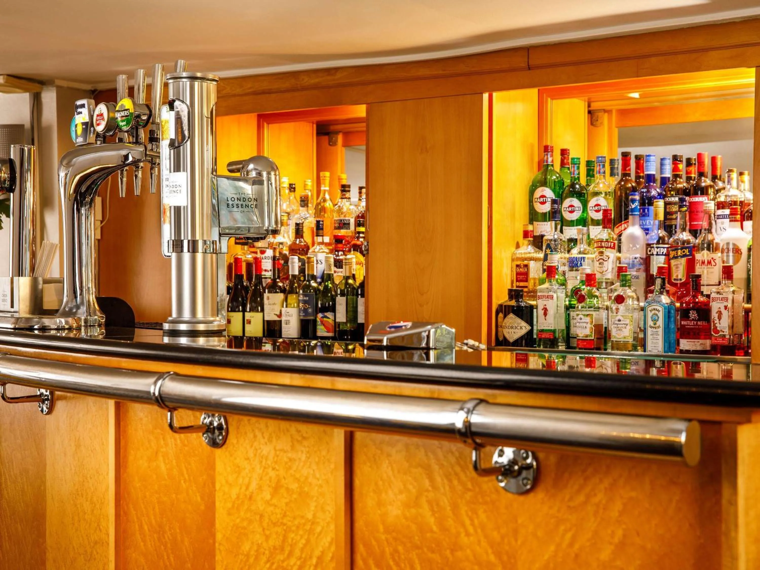 Lounge or bar in Sunday London Staines-upon-Thames Heathrow T5