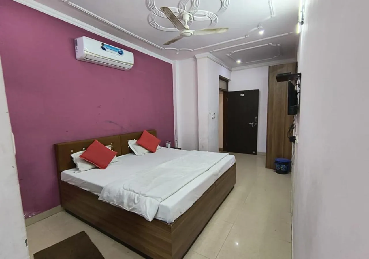 Bed in Hotel Bullet Inn Jaipur