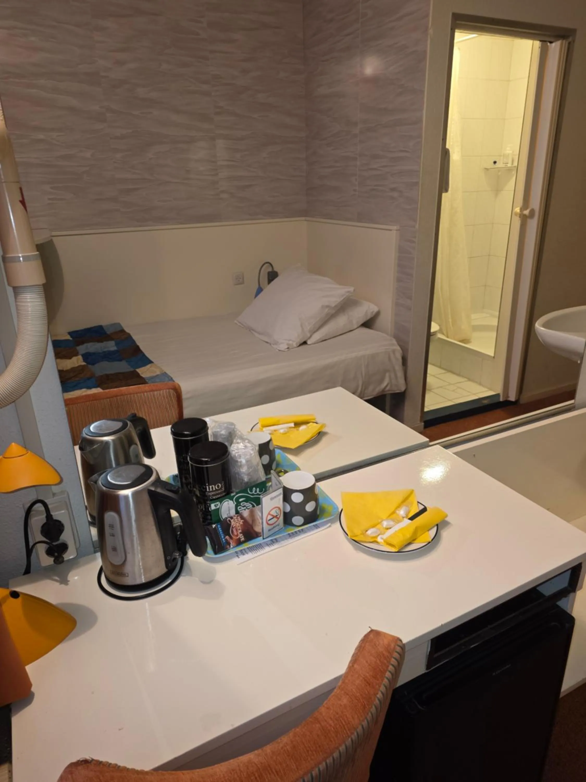 Bed in Hotel Hoogland Zandvoort aan Zee