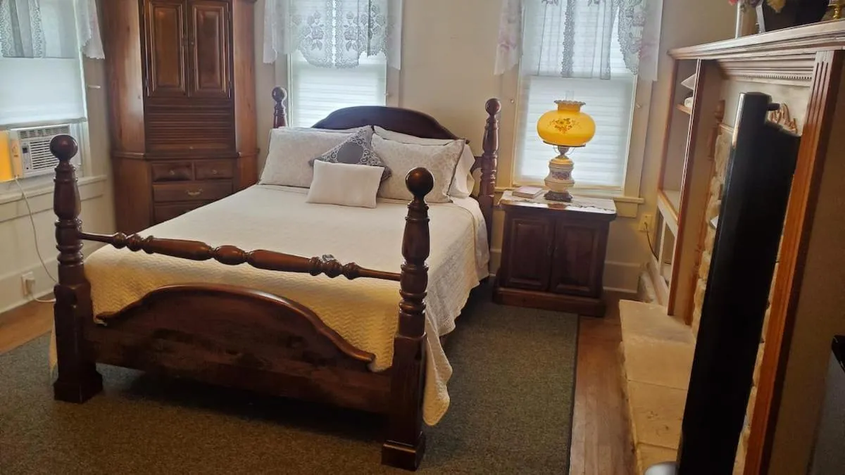 Internal: Not applicable to any particular room, Bed in The Miners’ Lodge