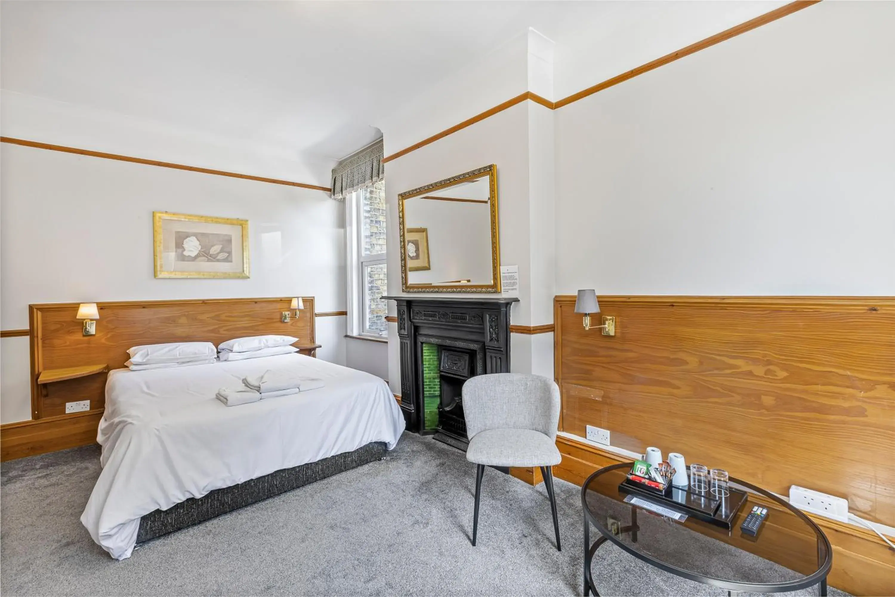 Property building, Bed in Heatherbank Guest House Property building, Bed in Heatherbank Guest House