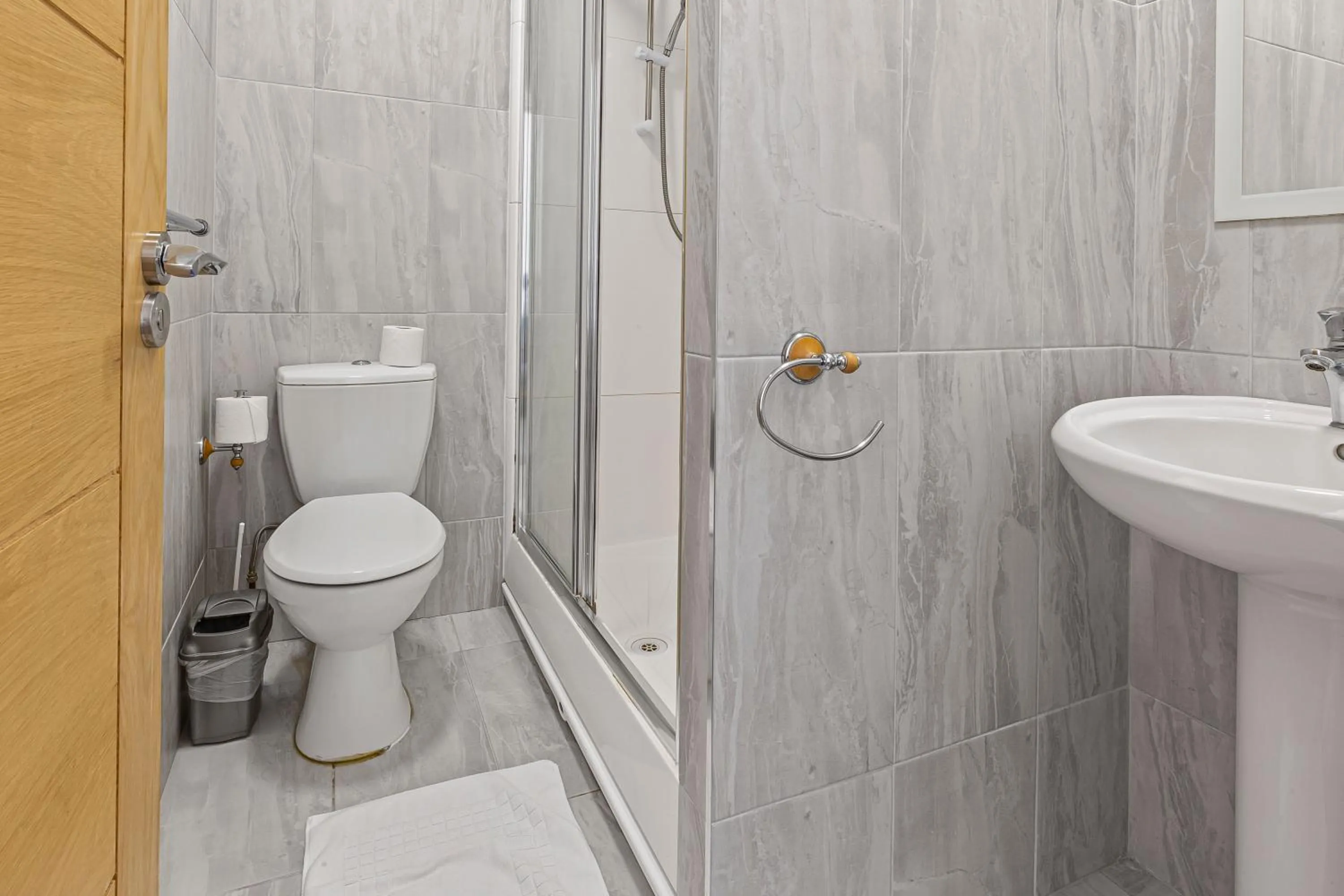 Property building in Heatherbank Guest House