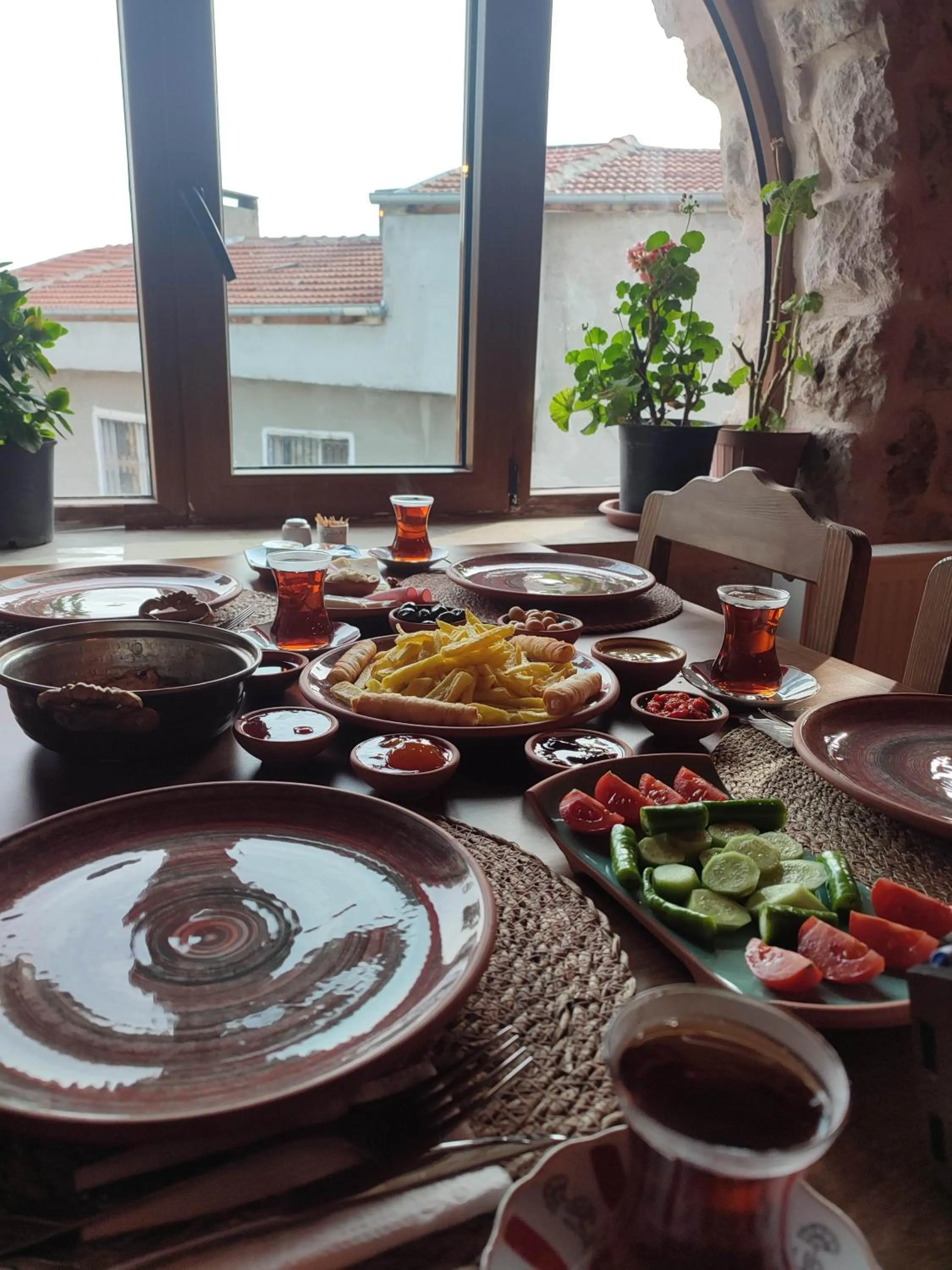 Breakfast in Euphoria Cave House