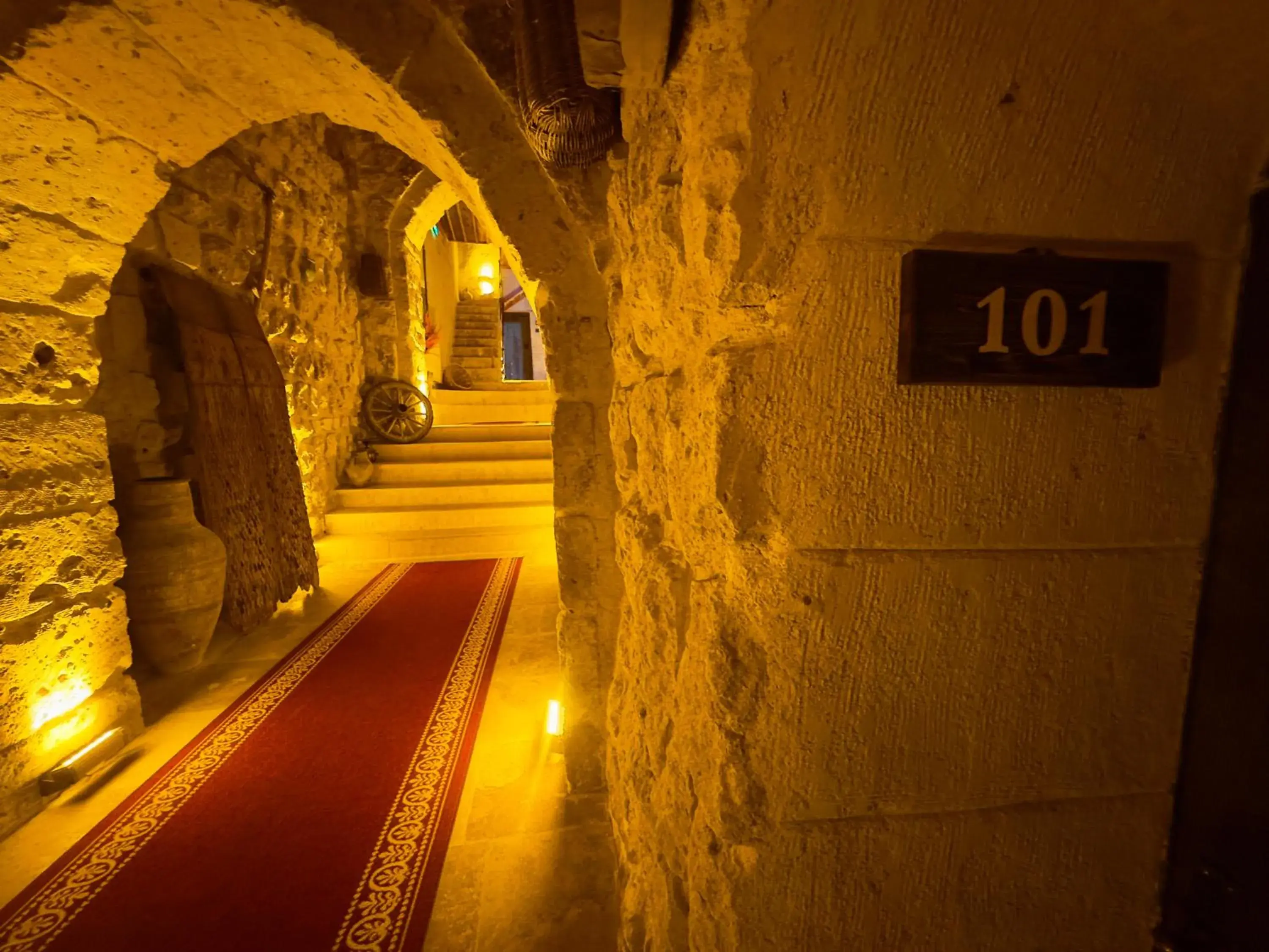 Facade/entrance in Euphoria Cave House Facade/entrance in Euphoria Cave House