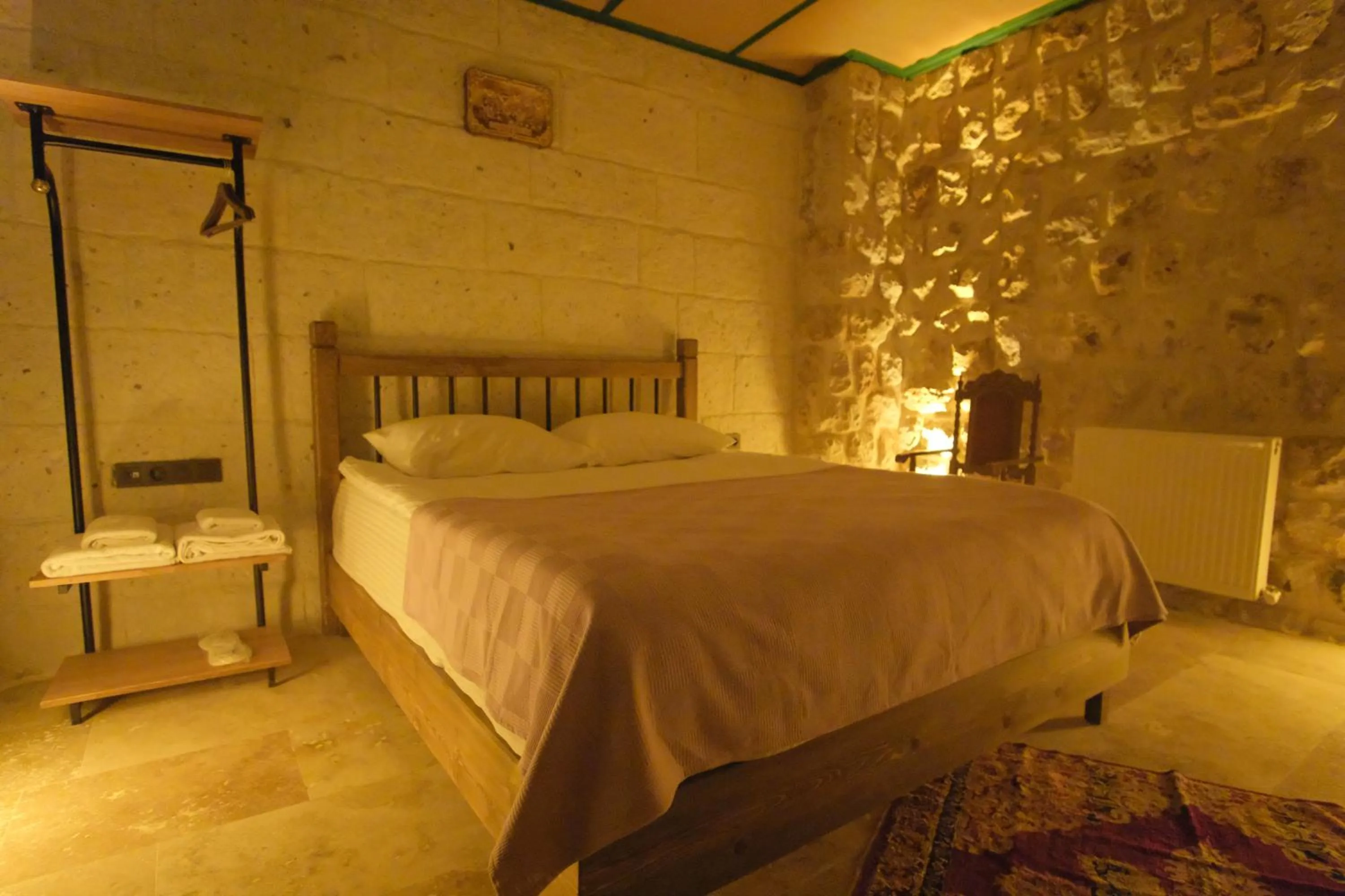 Bed in Euphoria Cave House