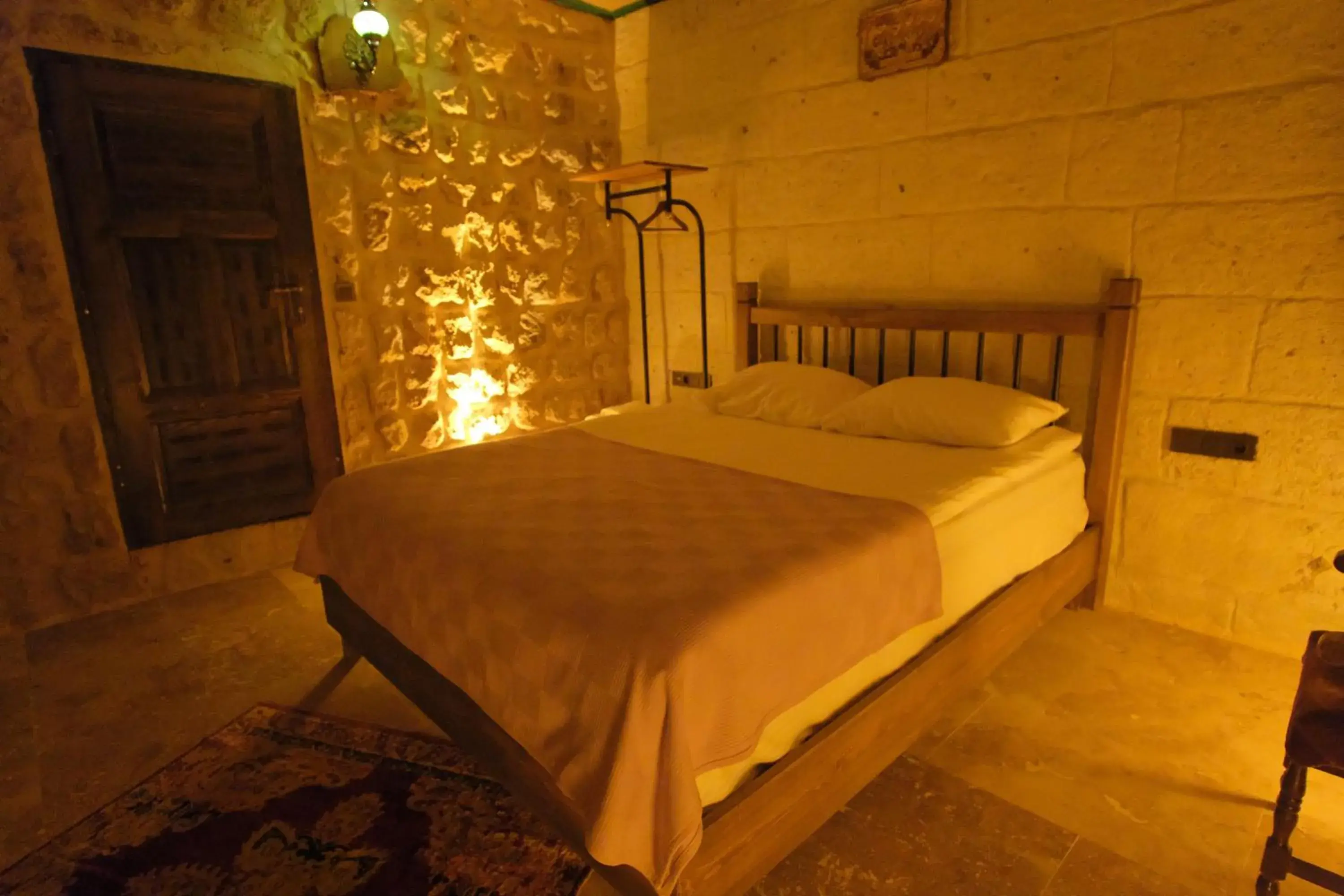 Bed in Euphoria Cave House Bed in Euphoria Cave House