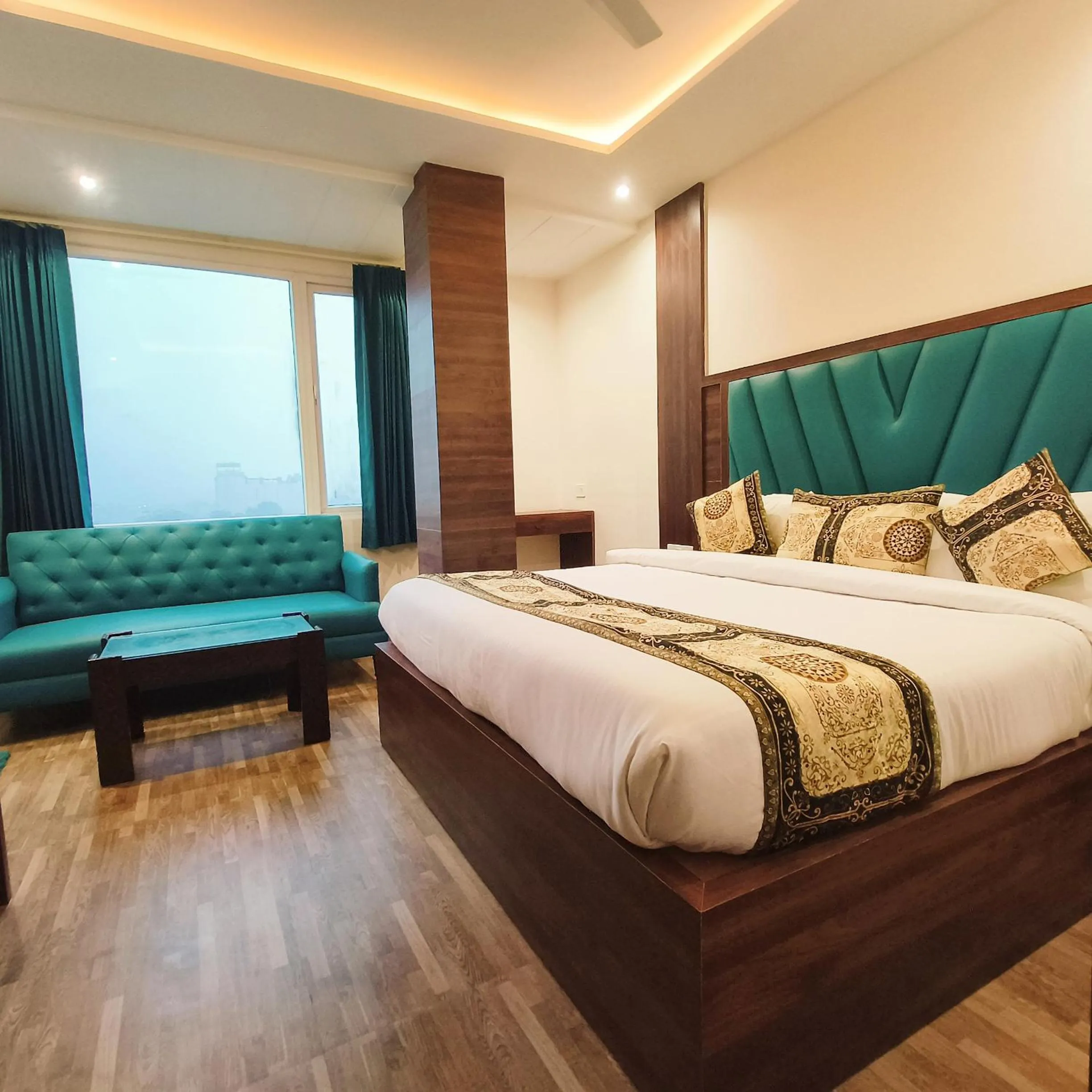 Bed in Hotel East Wood Amritsar