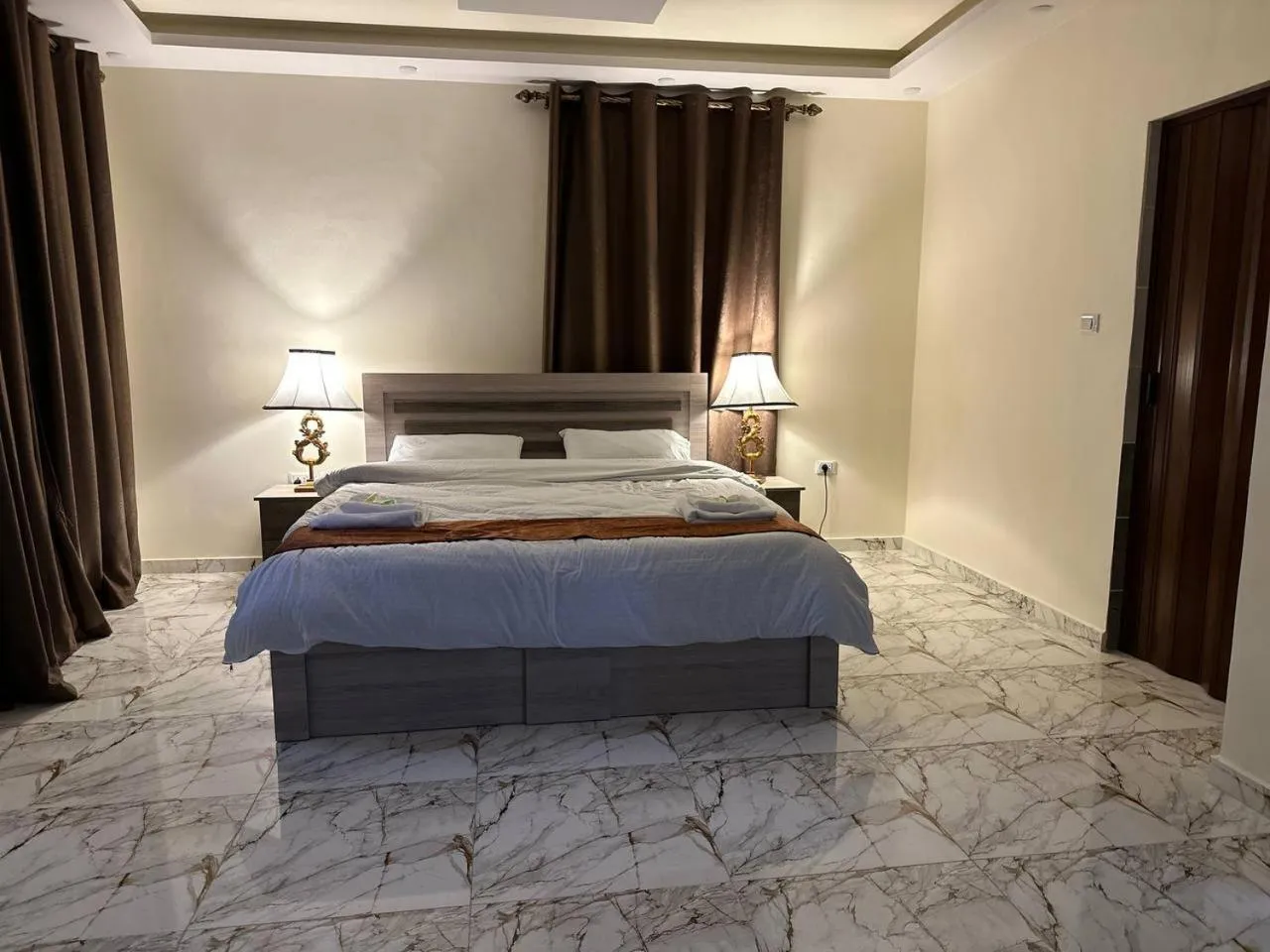 Bed in Dream Hotel jerash