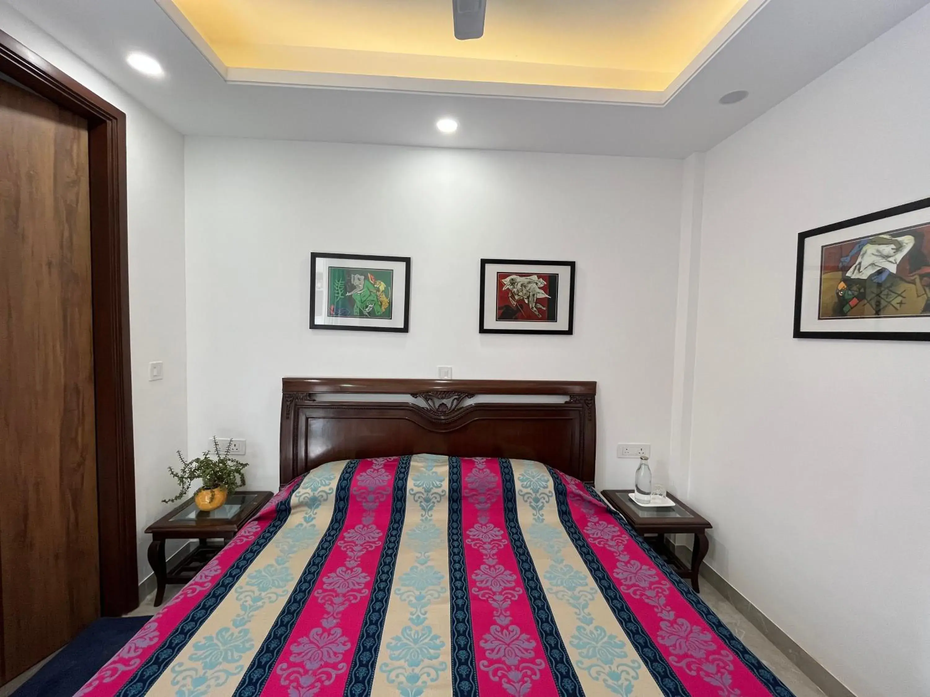 Fully Furnished Comfortable Rooms in Hauz Khas - Woodpecker Apartments Fully Furnished Comfortable Rooms in Hauz Khas - Woodpecker Apartments