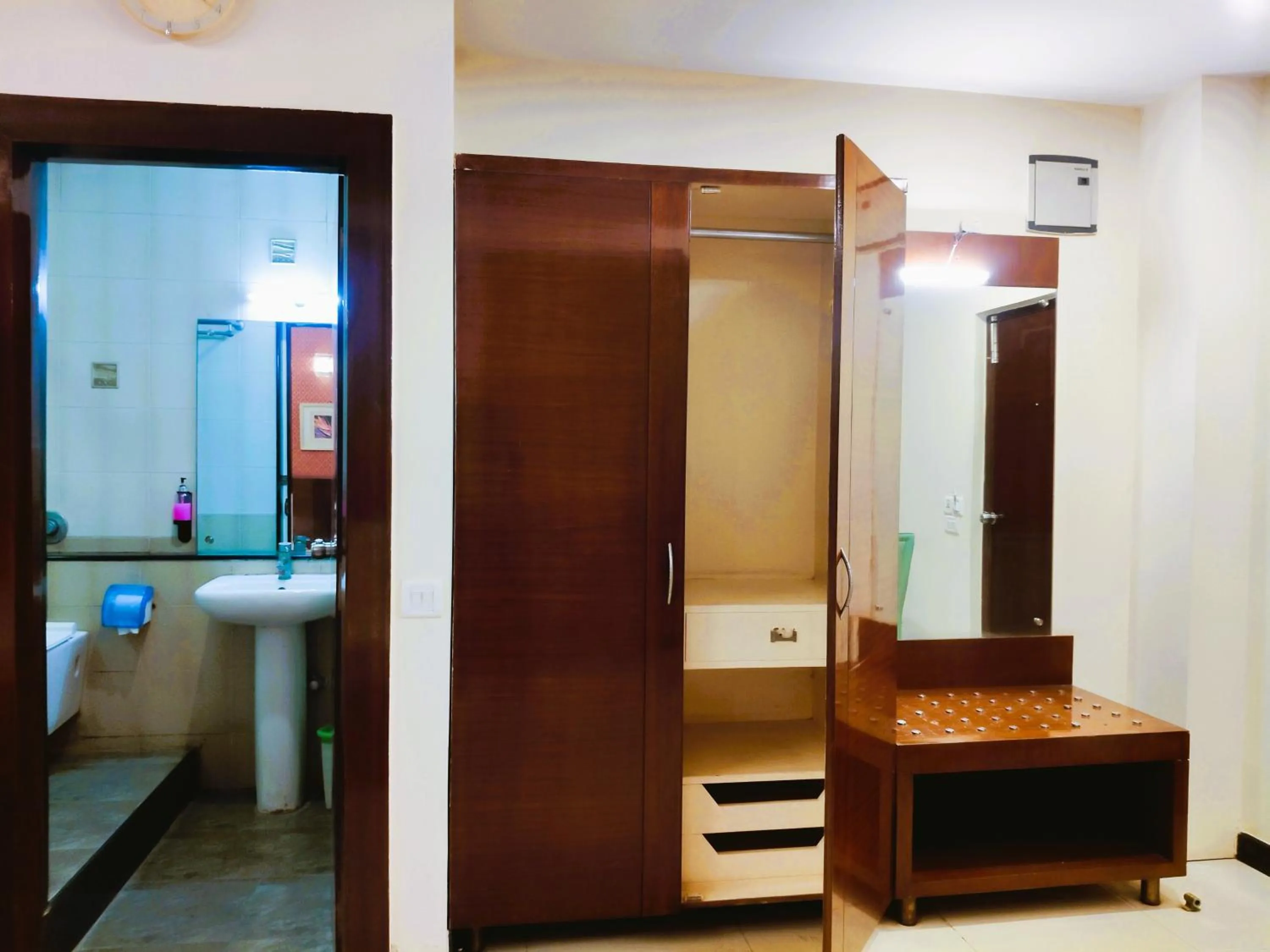 Athasri Hotel Infantry Road