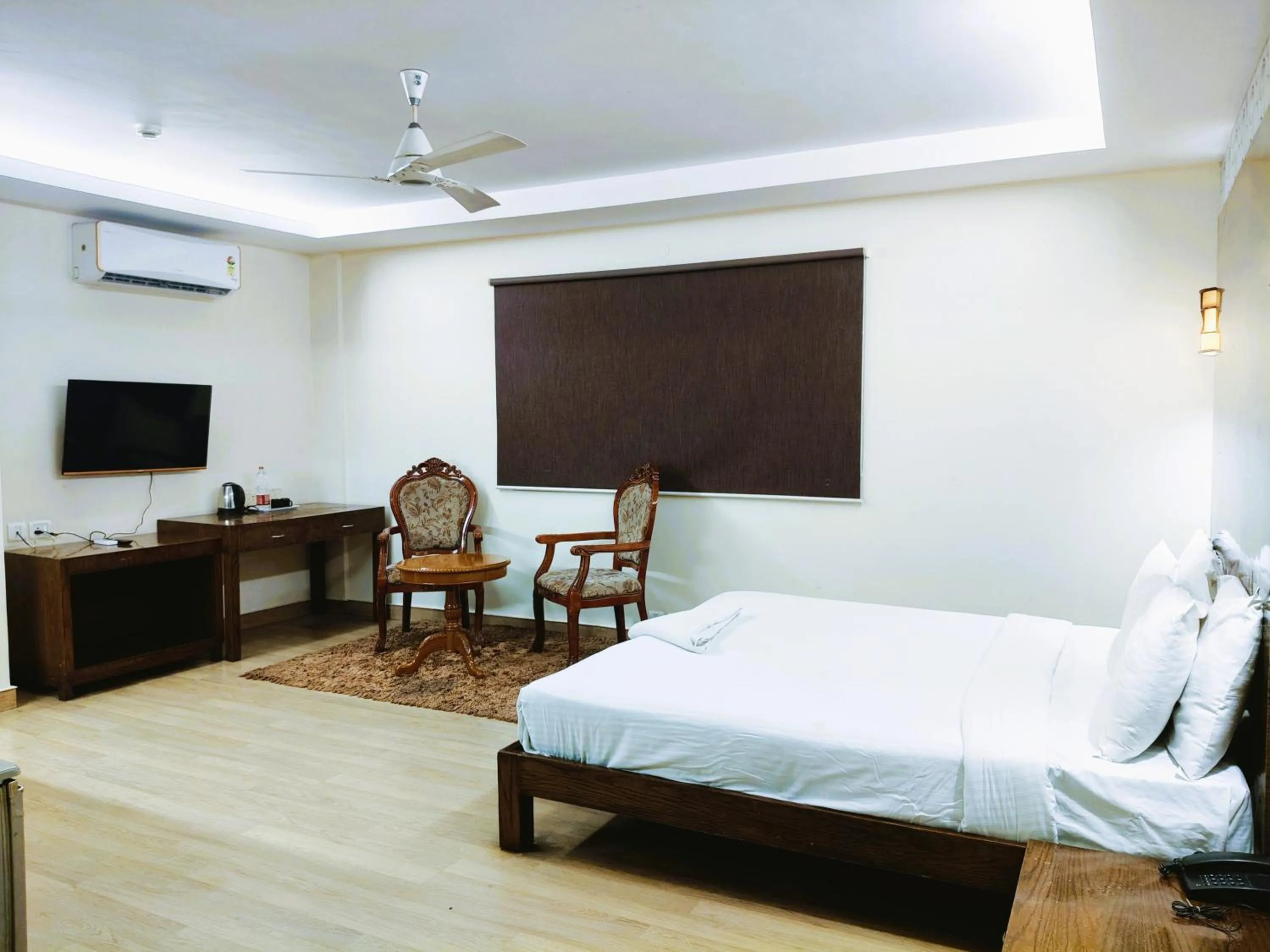 Bed in Athasri Hotel Infantry Road