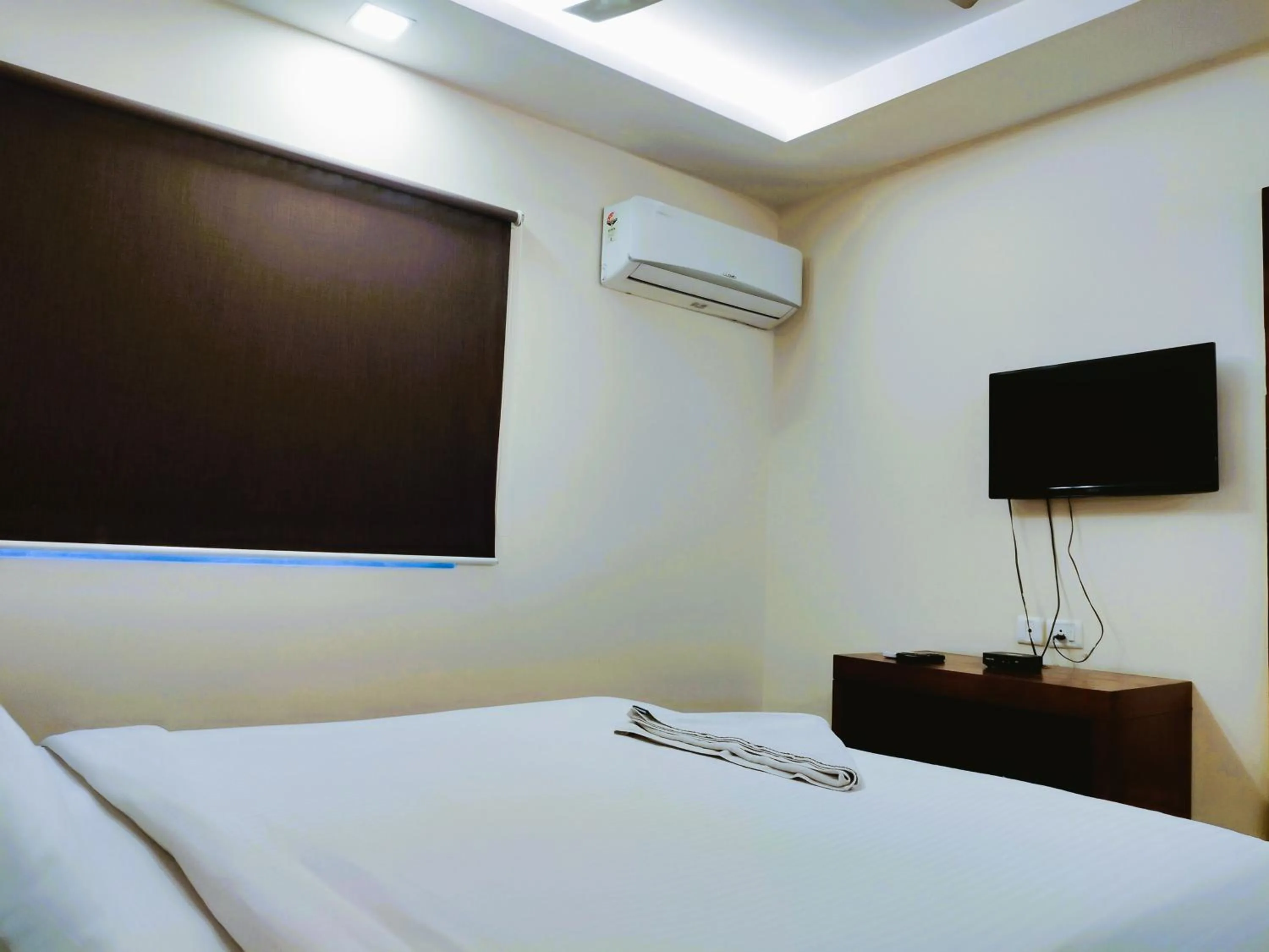 Bed in Athasri Hotel Infantry Road