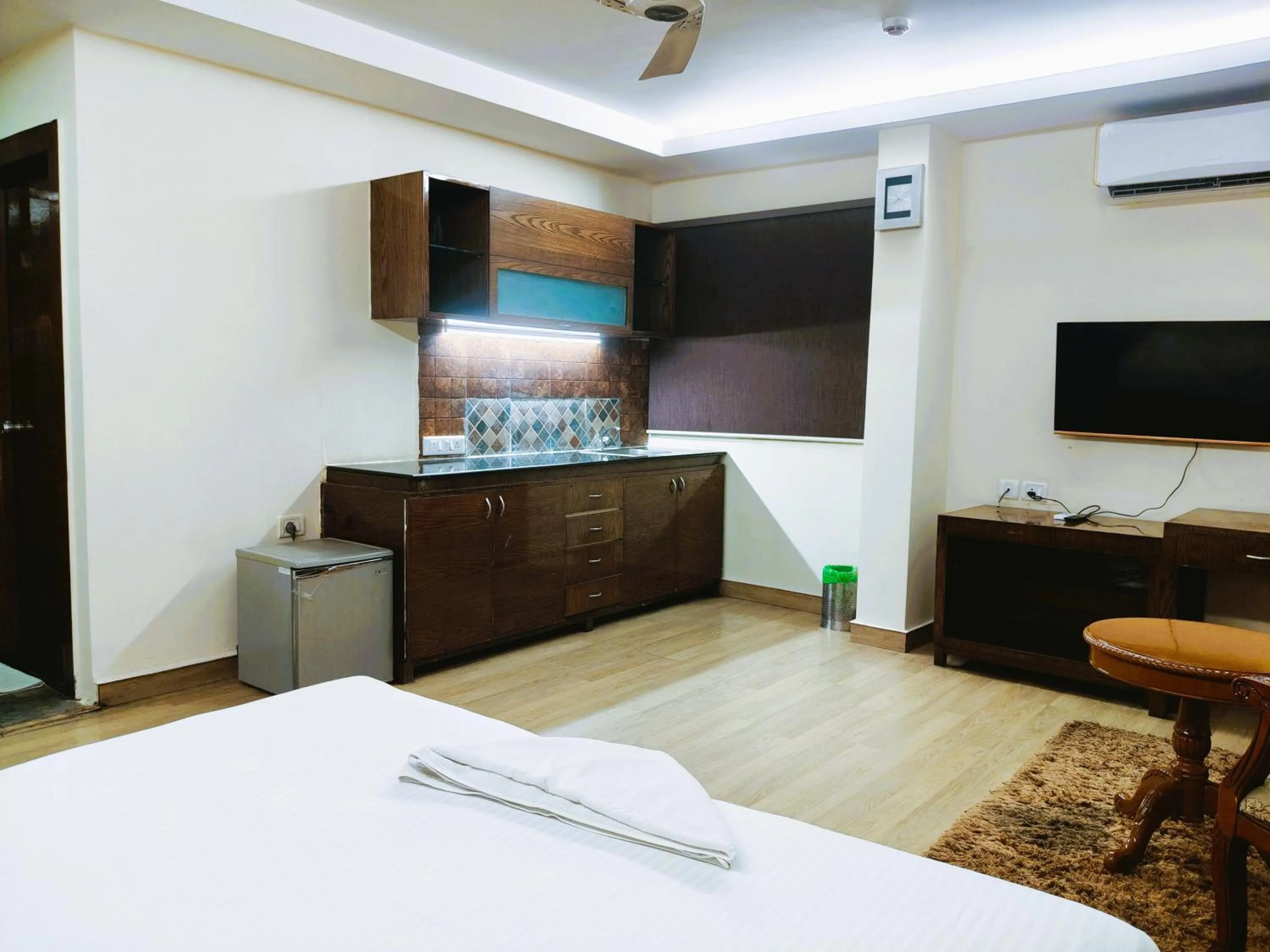 Bed in Athasri Hotel Infantry Road