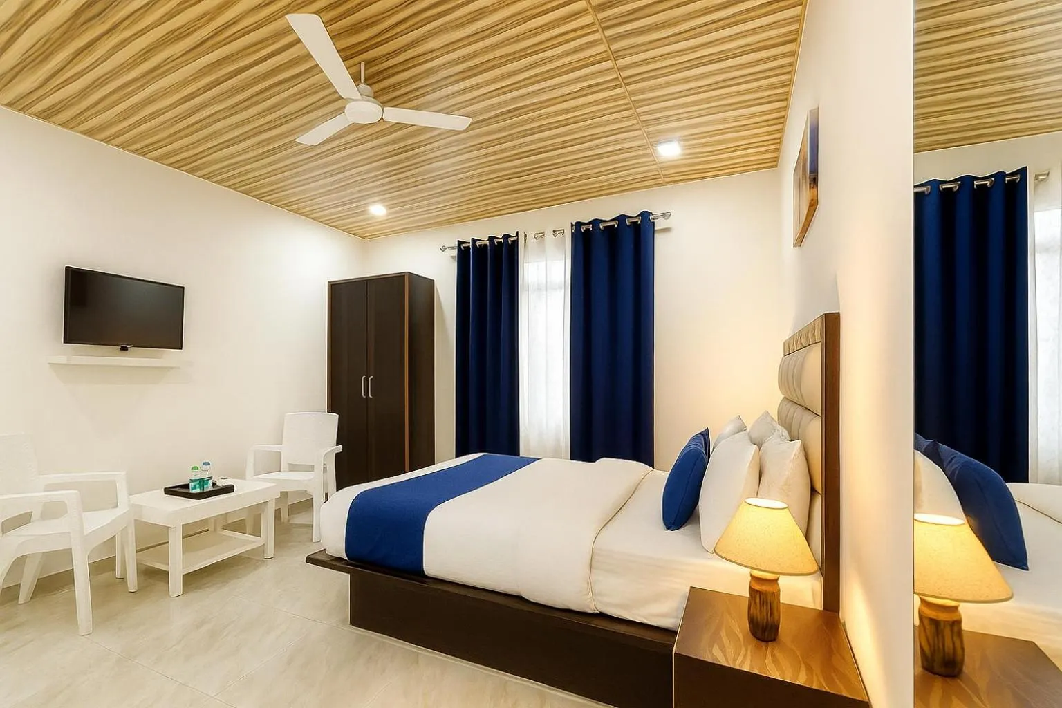 Bed in Hotel Shiva Lake - Near Mussoorie Lake