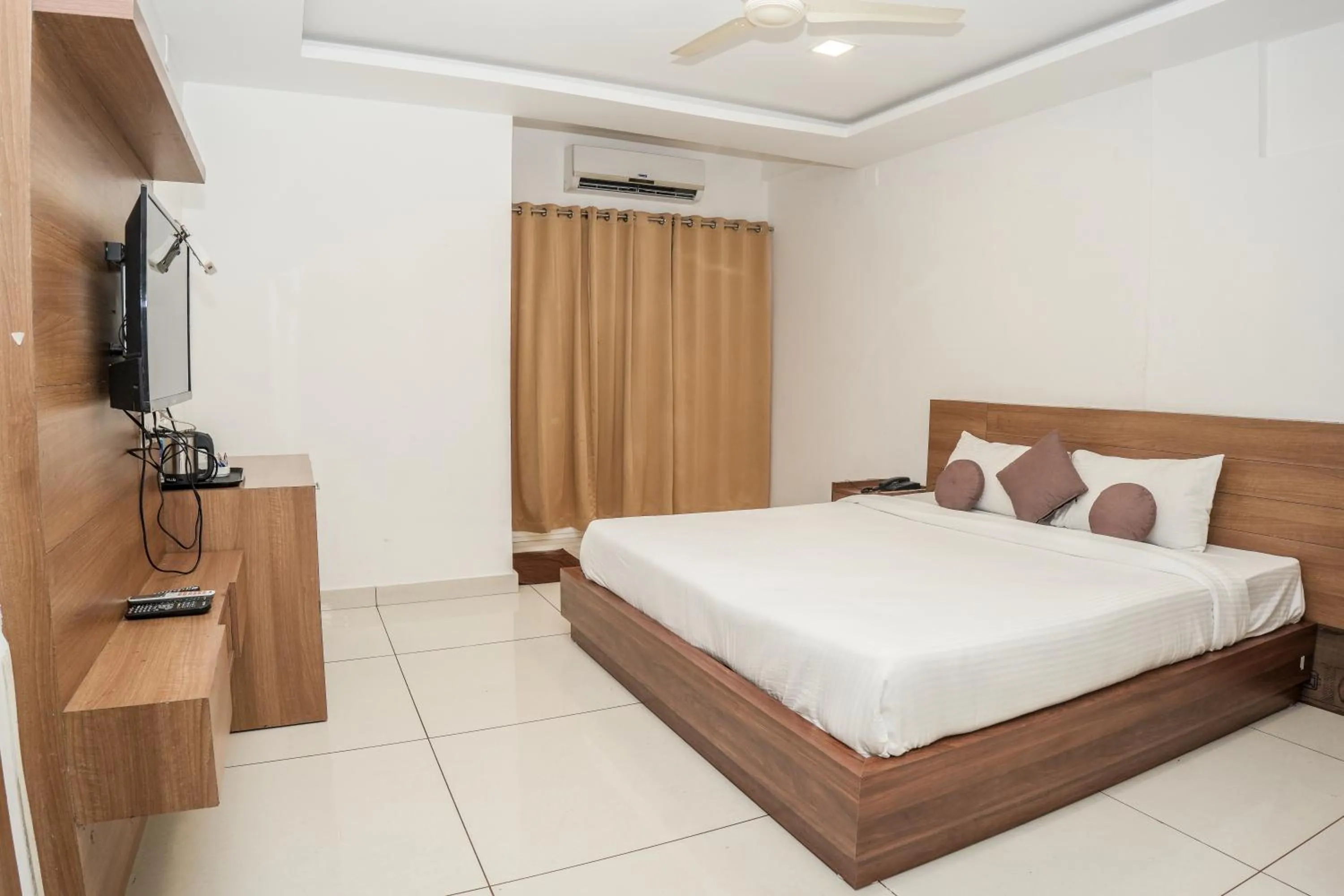 Bed in HOTEL LETS STAY