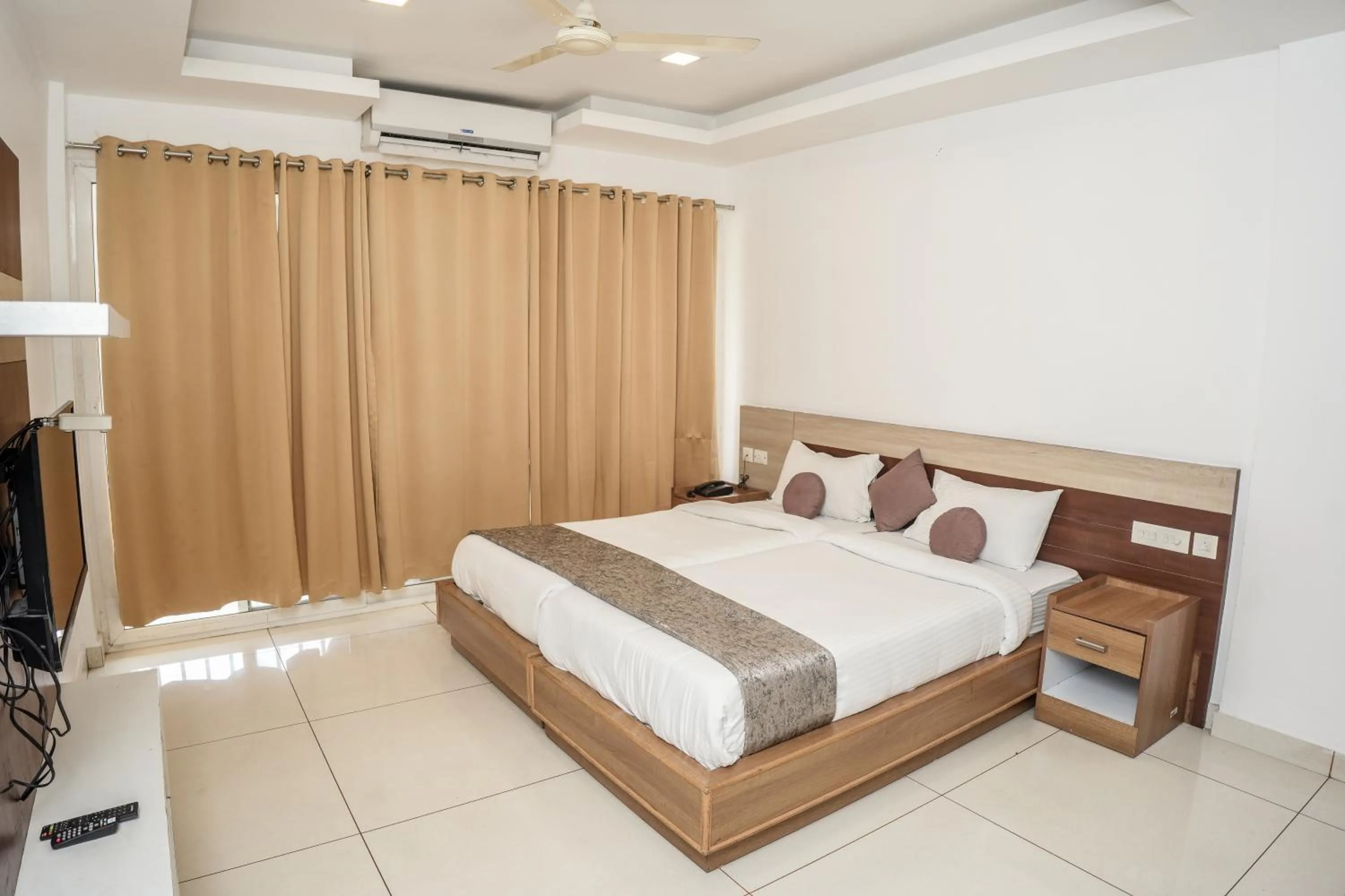 Bed in HOTEL LETS STAY