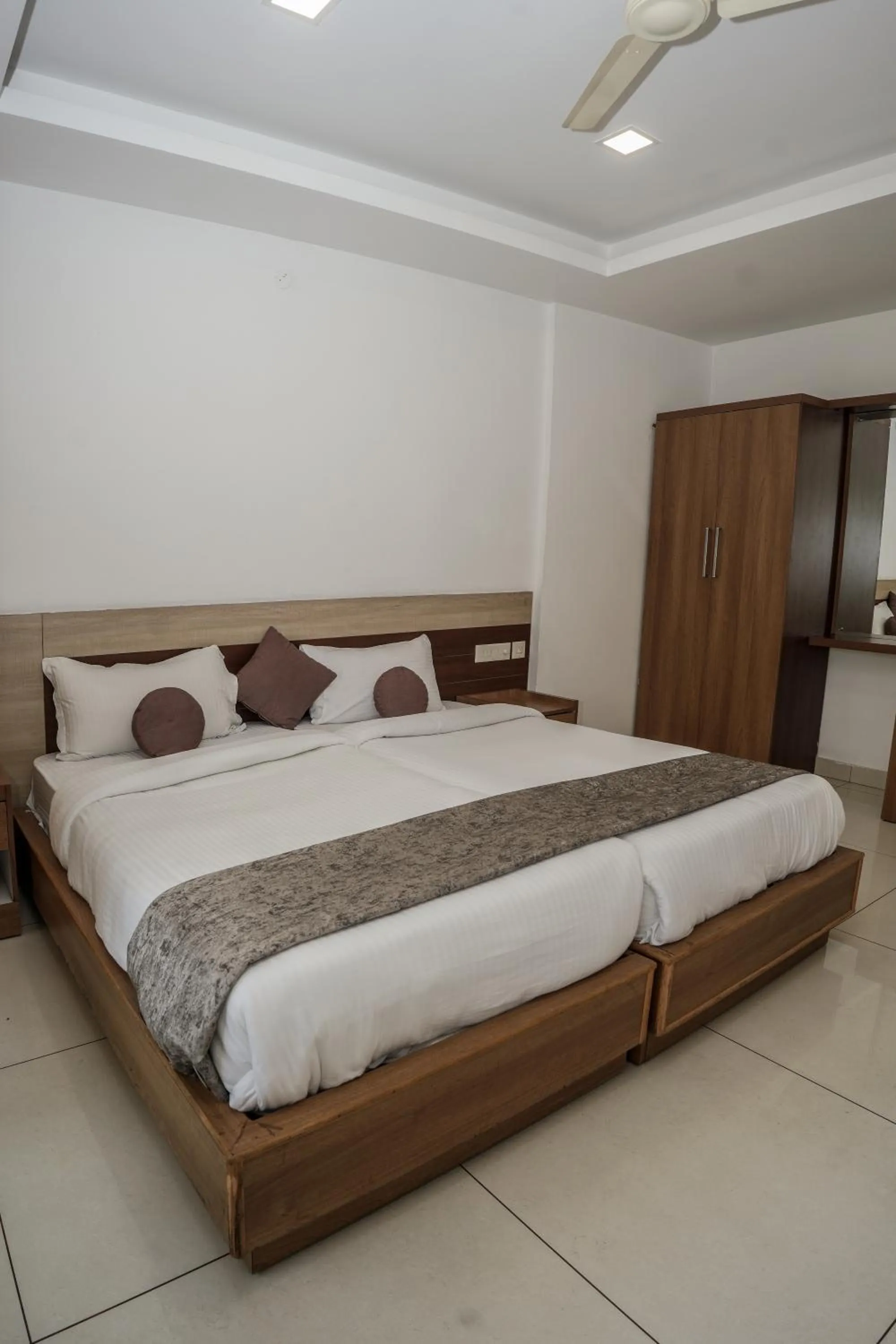 Bed in HOTEL LETS STAY