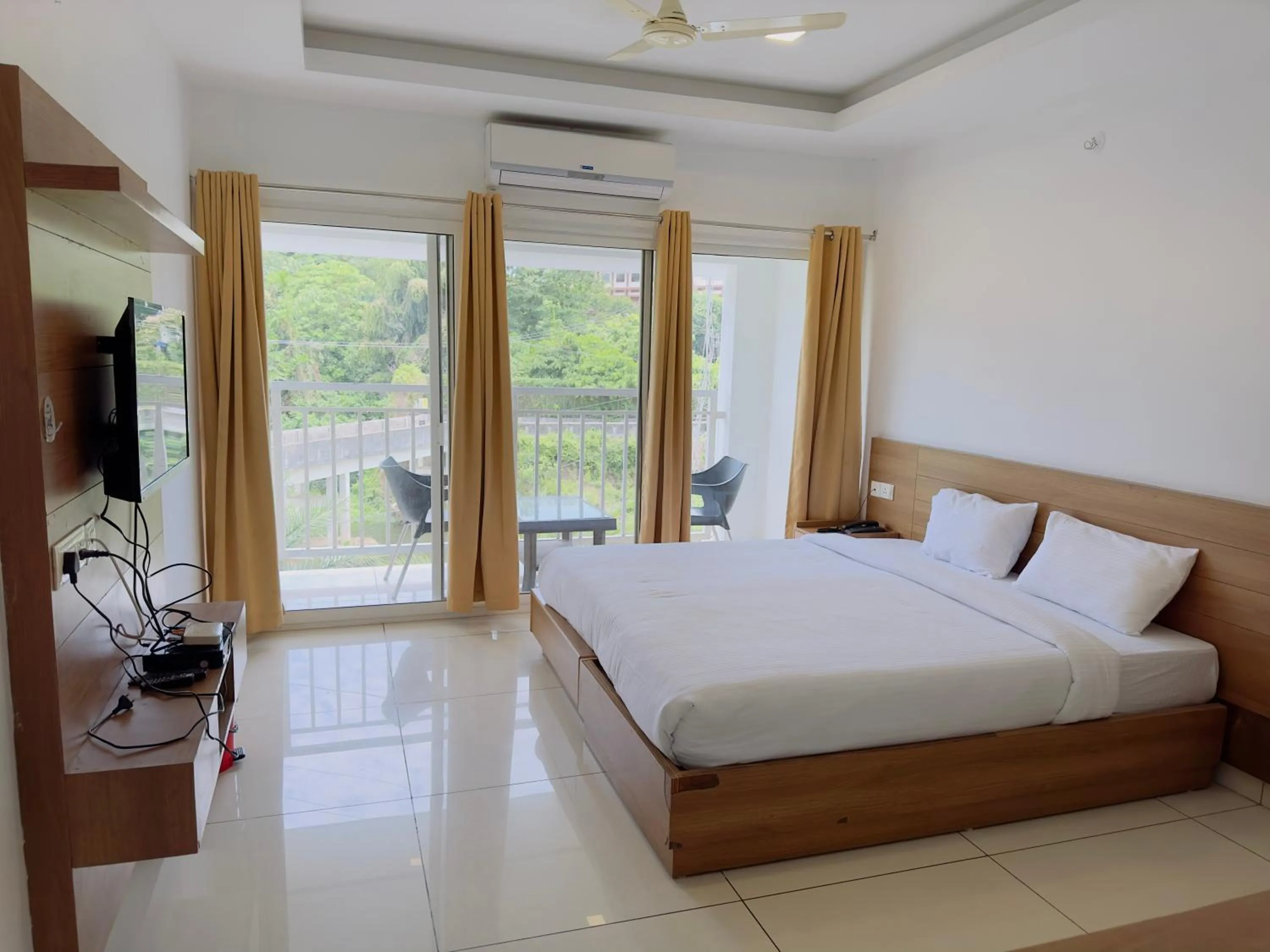 Bed in HOTEL LETS STAY