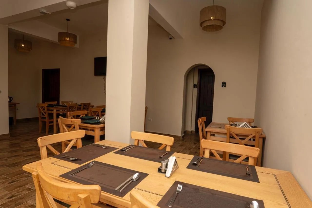 Restaurant/places to eat in Azad Siwa Hotel