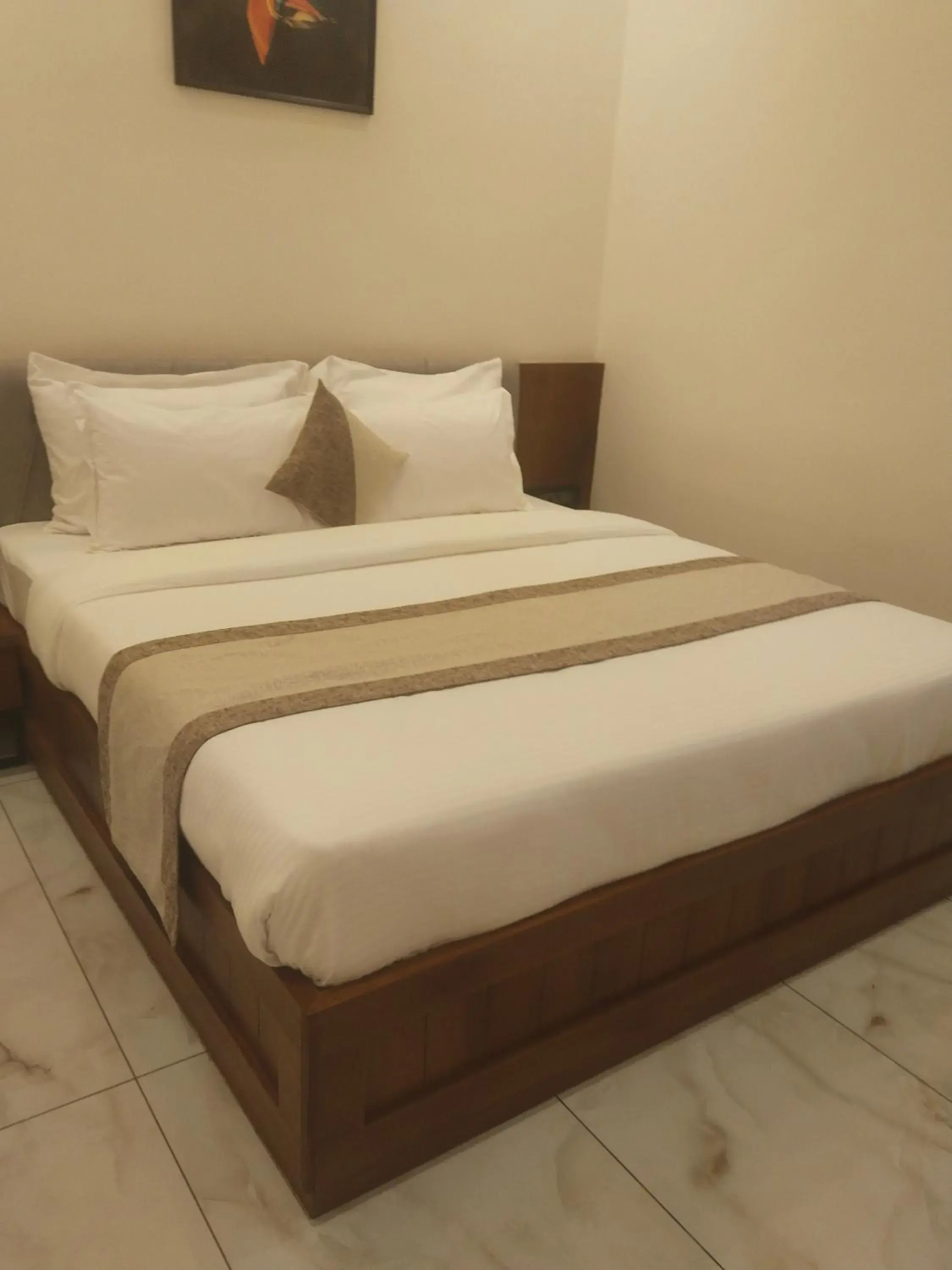 Deluxe Double Room (2 Adults + 1 Child) in Parivar Residency Deluxe Double Room (2 Adults + 1 Child) in Parivar Residency