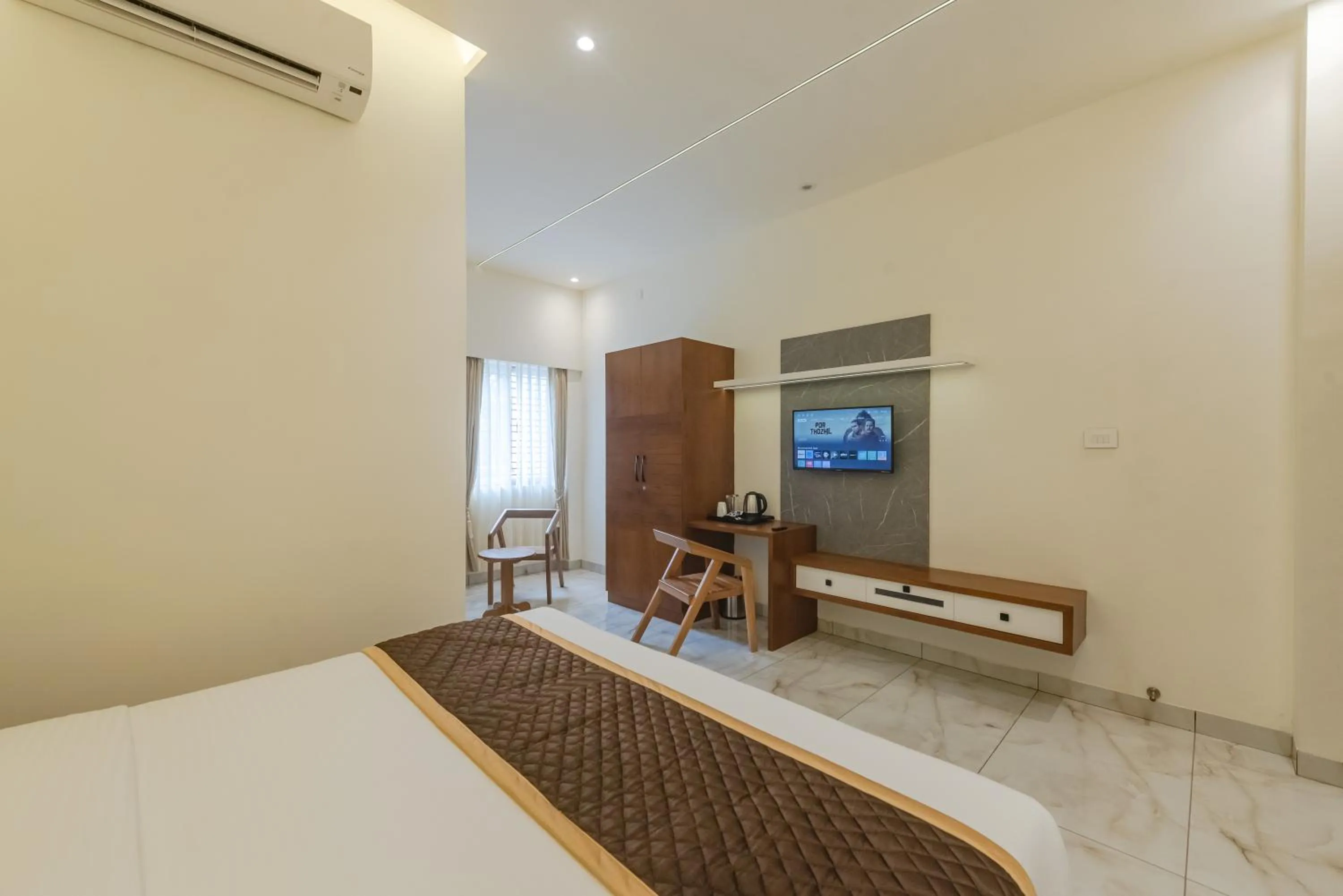 Bed in Parivar Residency