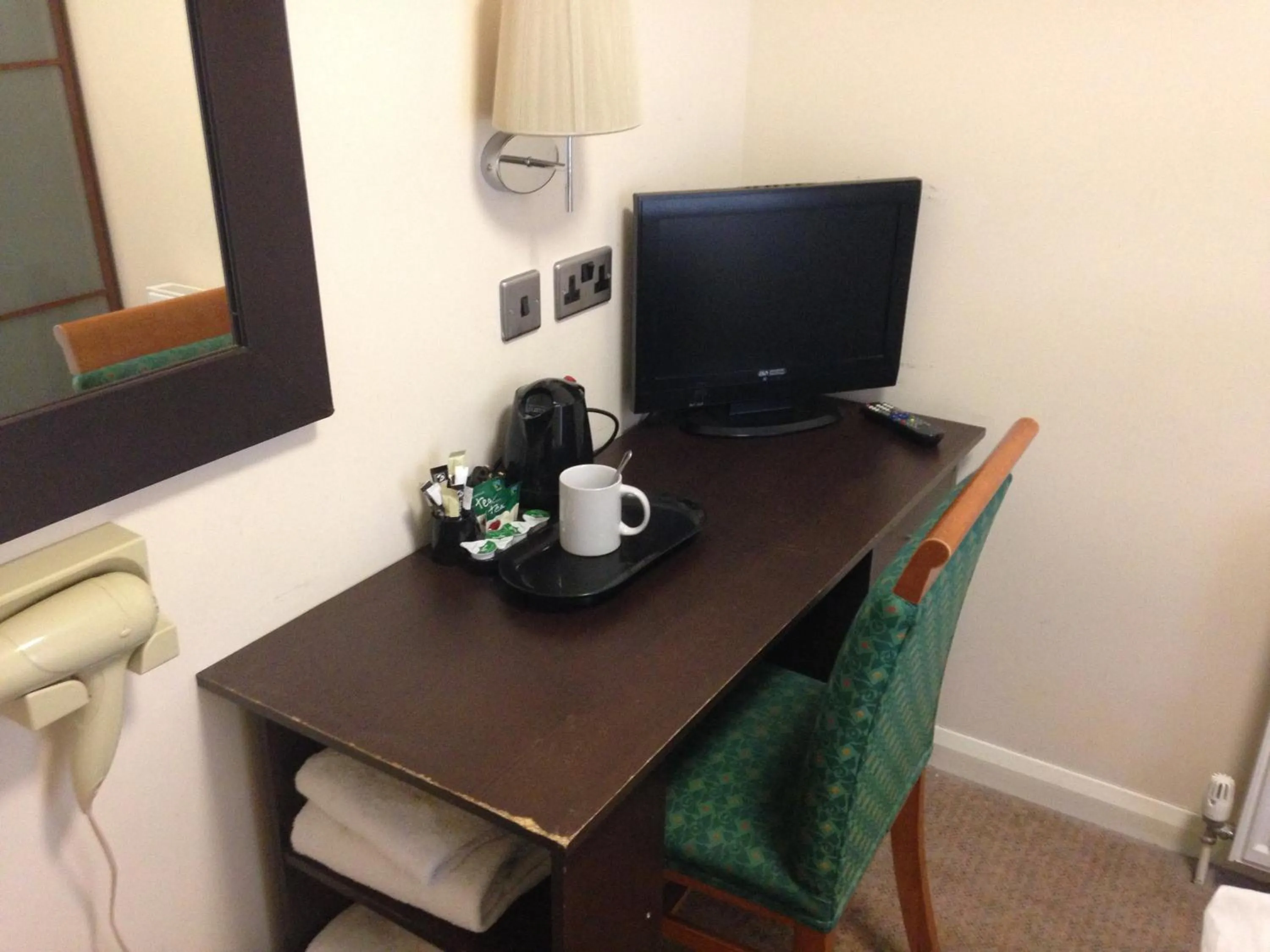 Coffee/tea facilities in Abbey Lodge Hotel