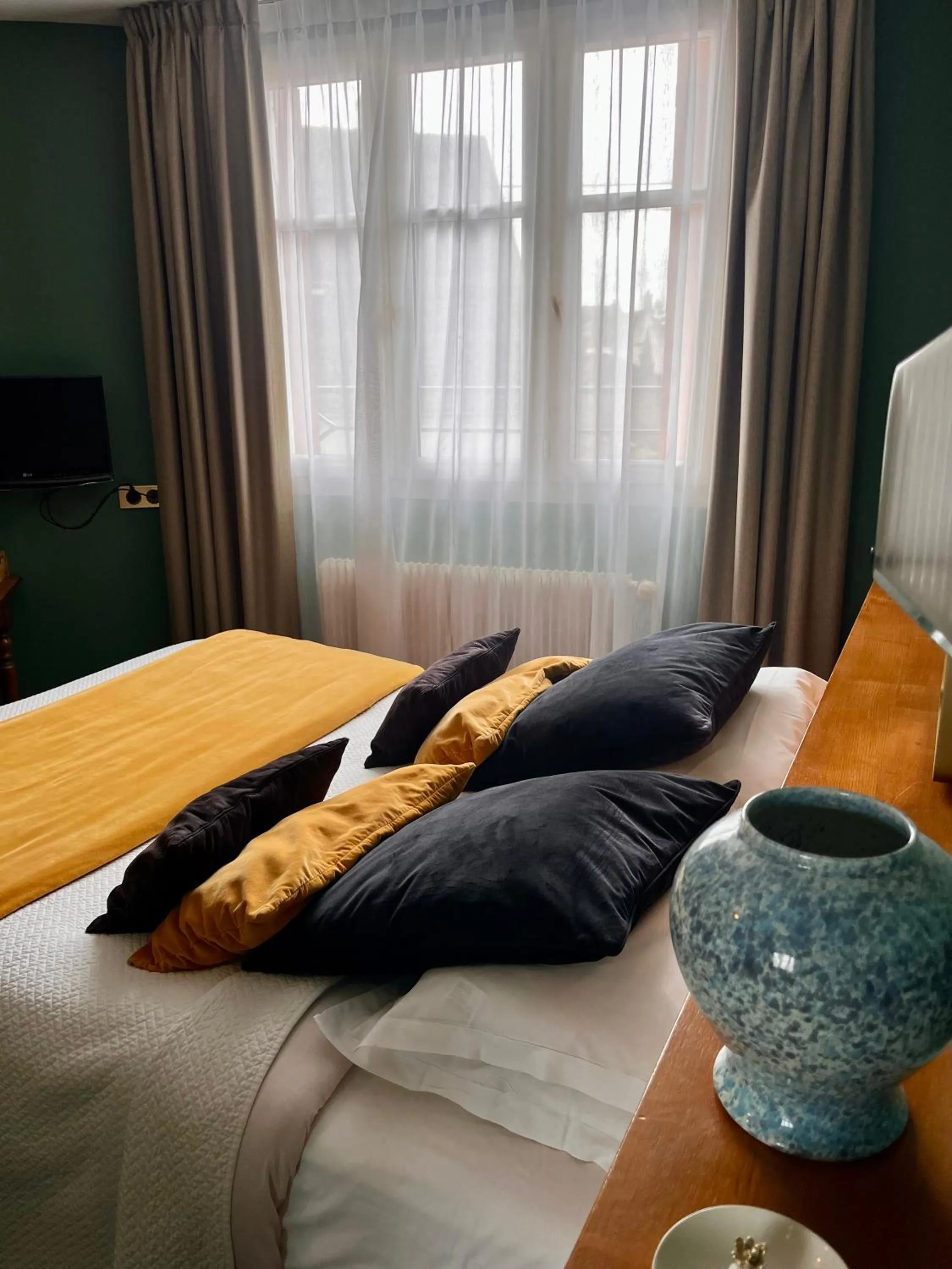 Bed in Le Téméraire Hôtel