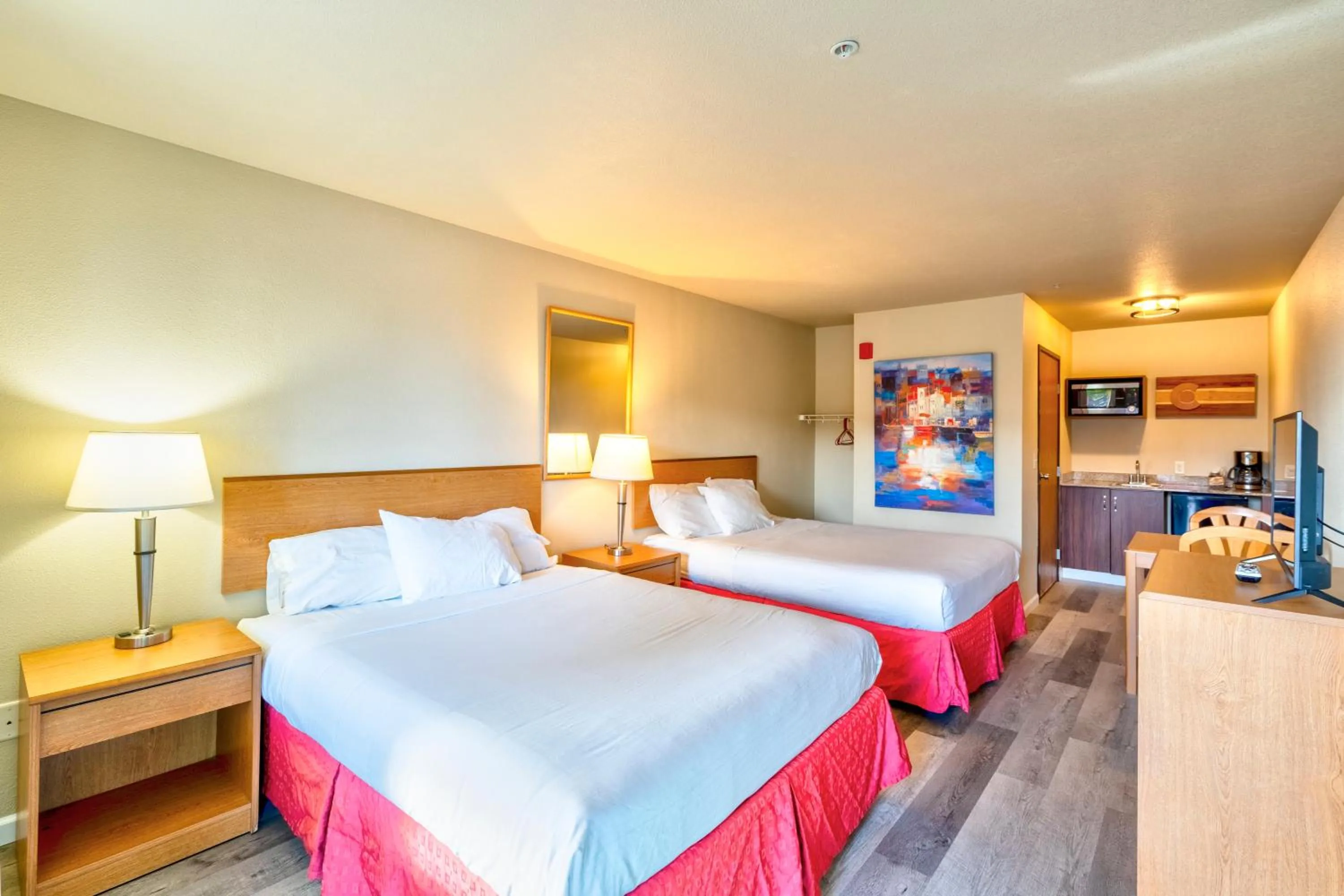 Photo of the whole room, Bed in City Inn