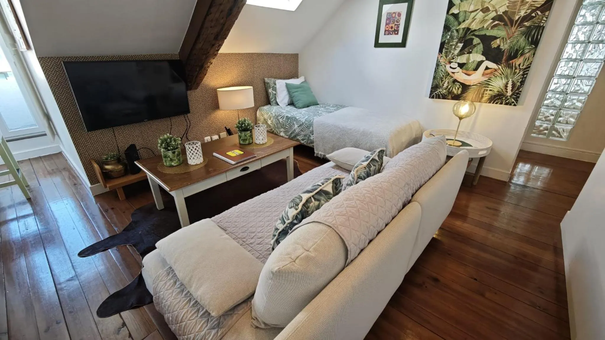 Bed in Studios with Mezzanine Rua da Moeda