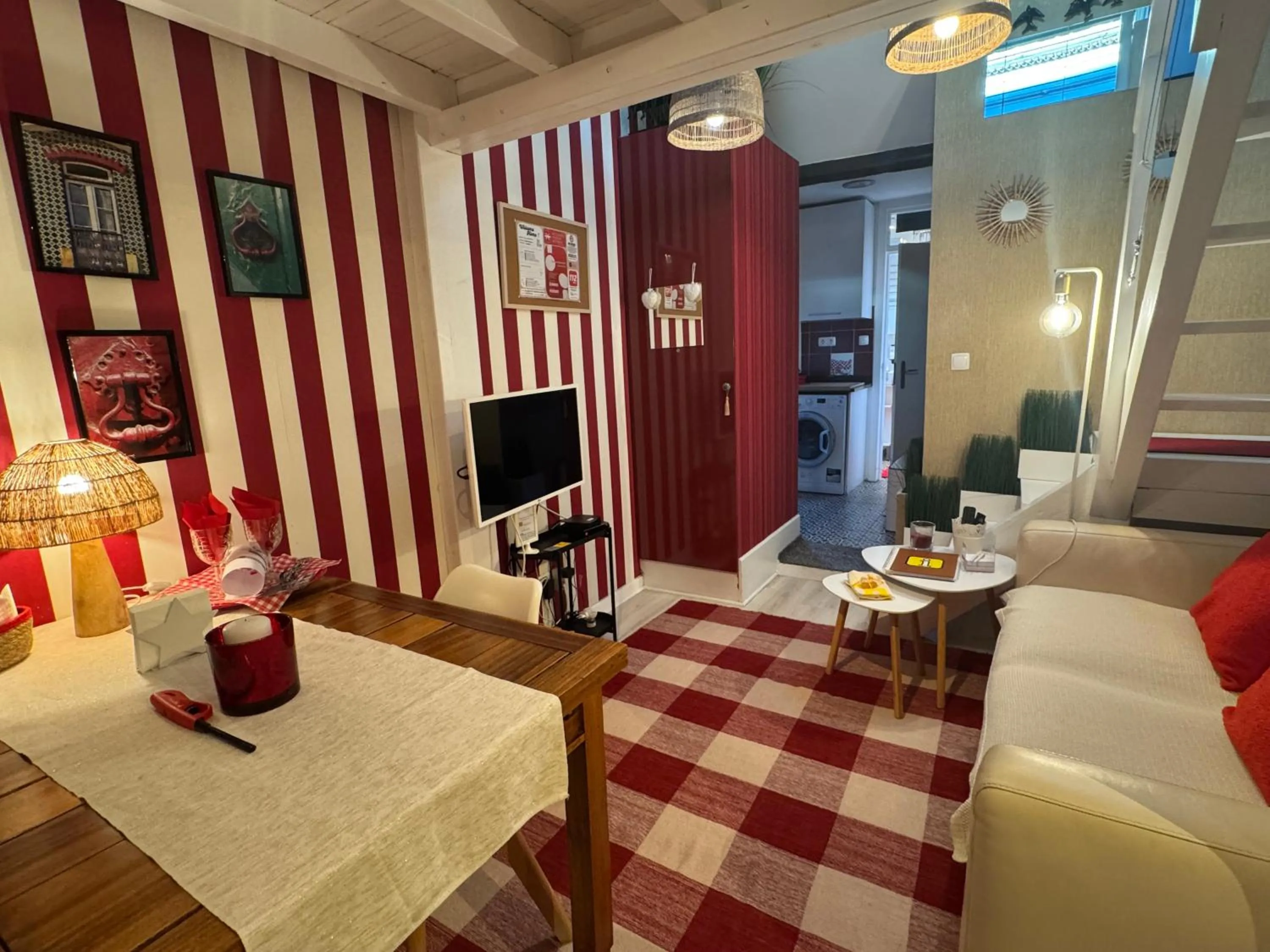 Living room in Studios with Mezzanine Rua da Moeda