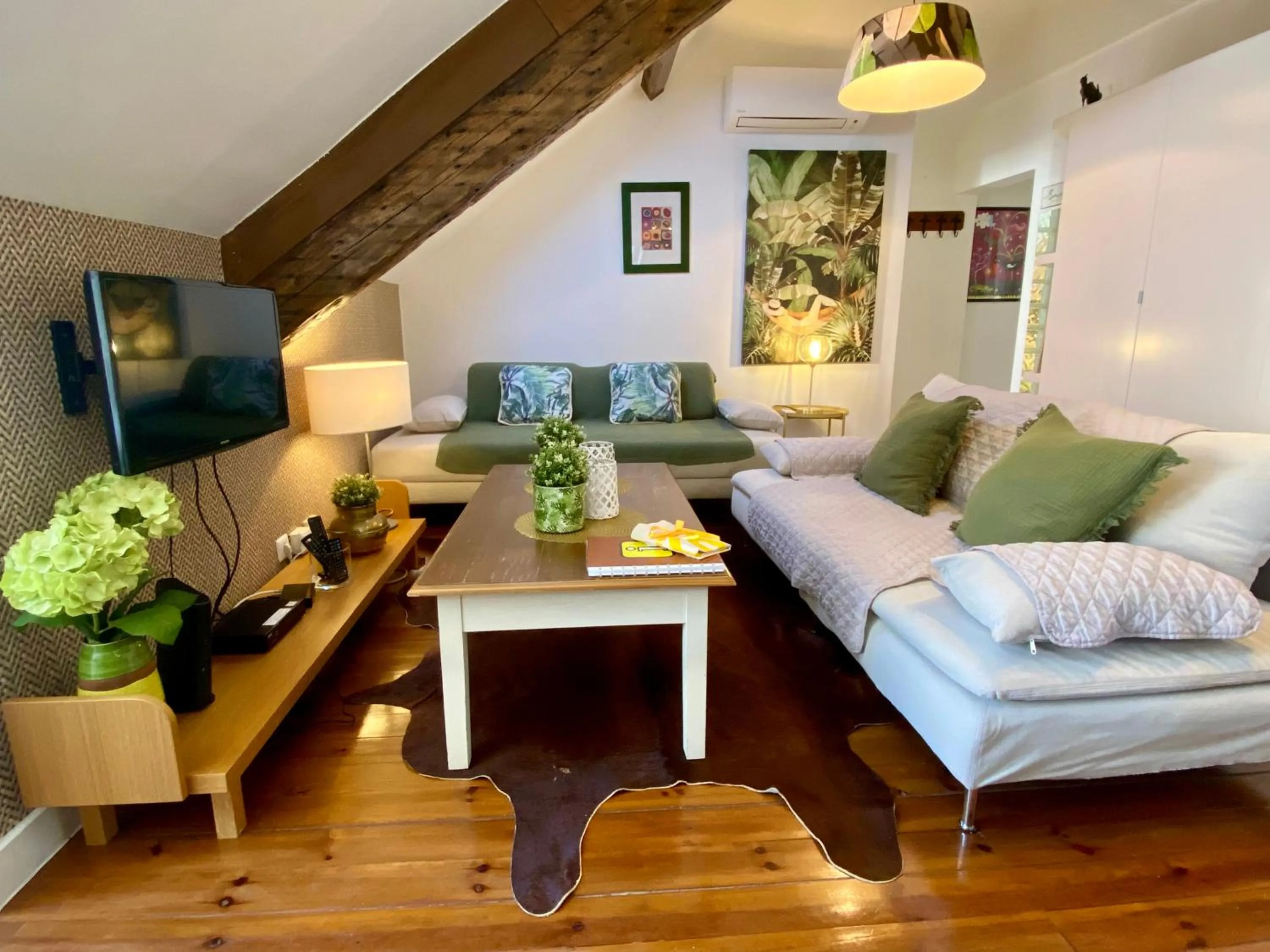 Bed in Studios with Mezzanine Rua da Moeda