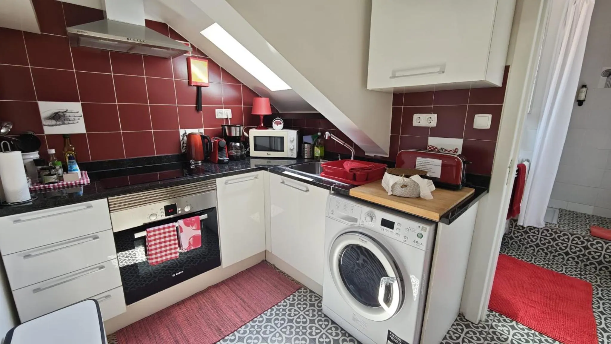 Coffee/tea facilities in Studios with Mezzanine Rua da Moeda